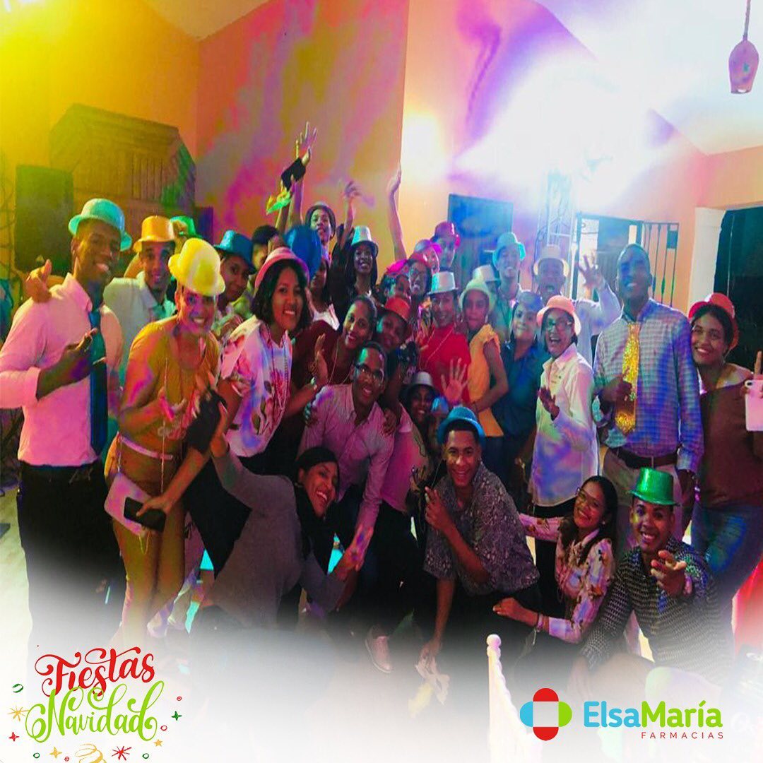 Celebramos nuestra fiesta navideña 🎄... - Farmacia Elsa Maria