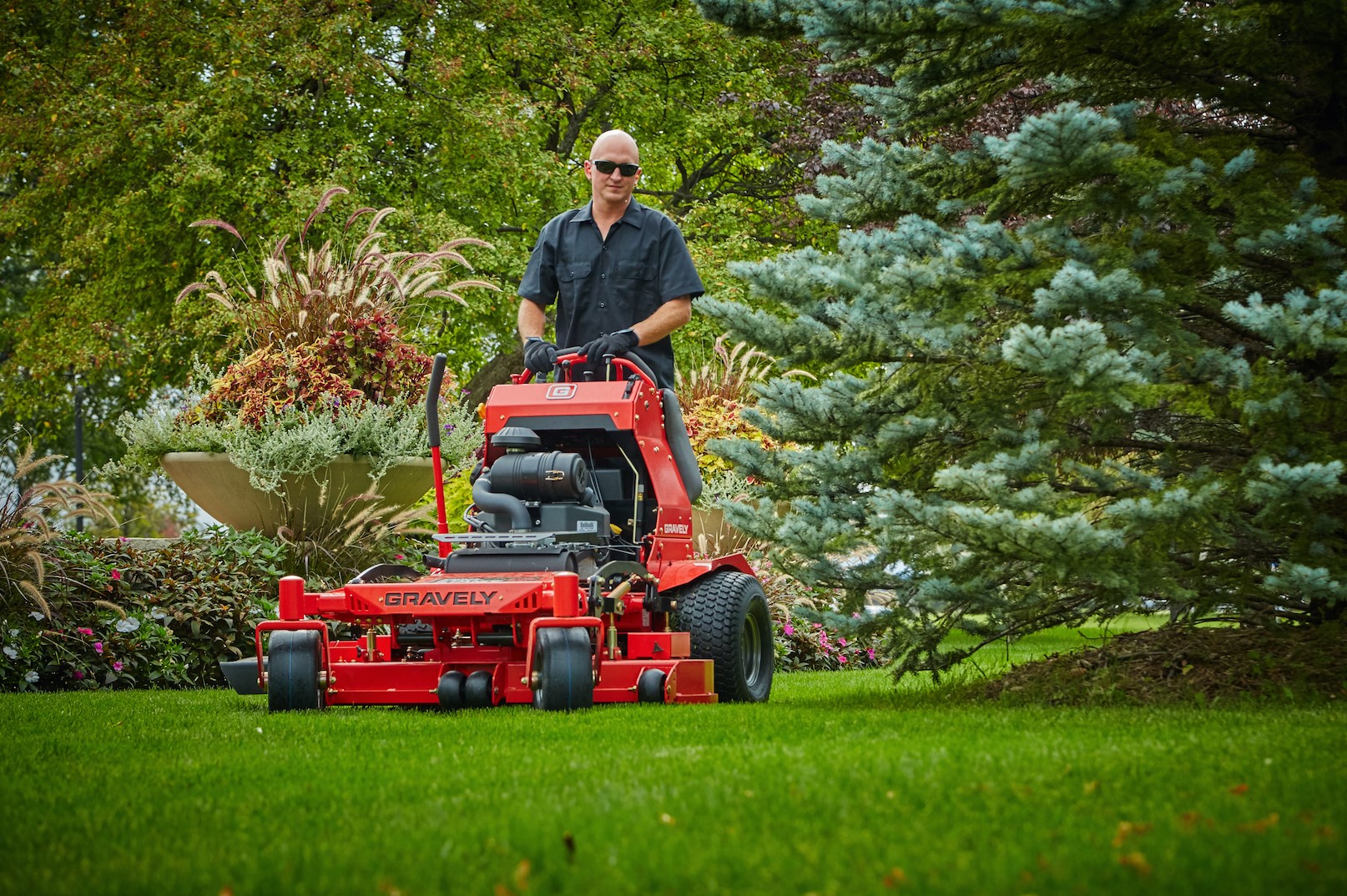 The Gravely Pro-Stance's flip-up... - Mueller Implement Inc