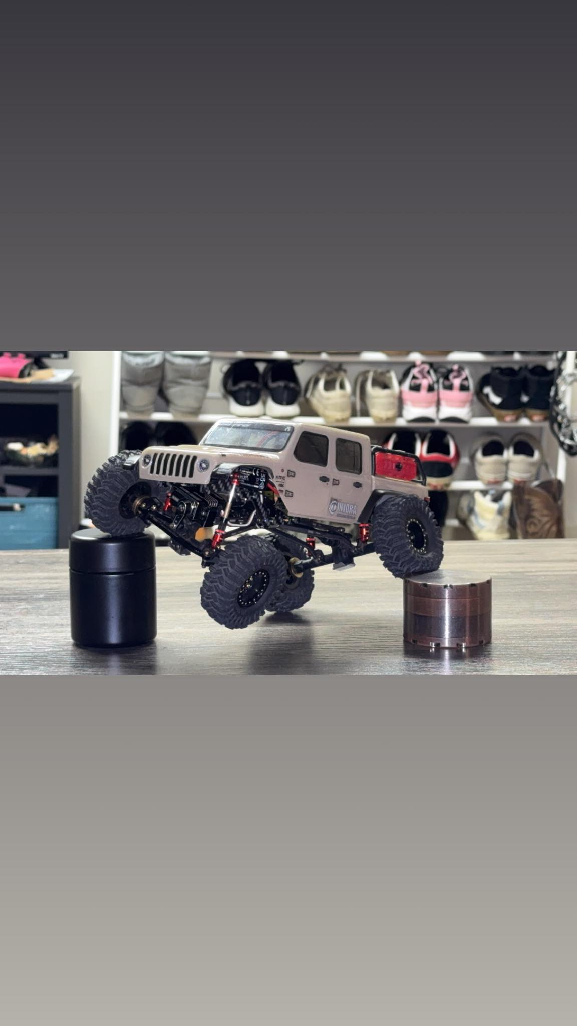 INJORA IR60-24 Pickup Coque rigide avec support de lit pour 1/24 RC Crawler Axial SCX24 C10 Bronco Wrangler Base Campr 4Runner (violet