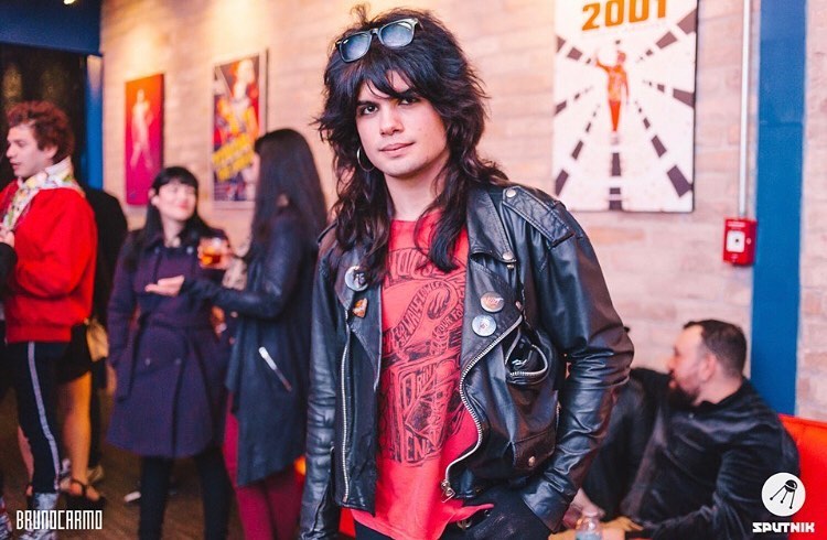 BAT80 - ⚡ Domingo é dia de botar o melhor look 80s e vir para o Sputnik ...