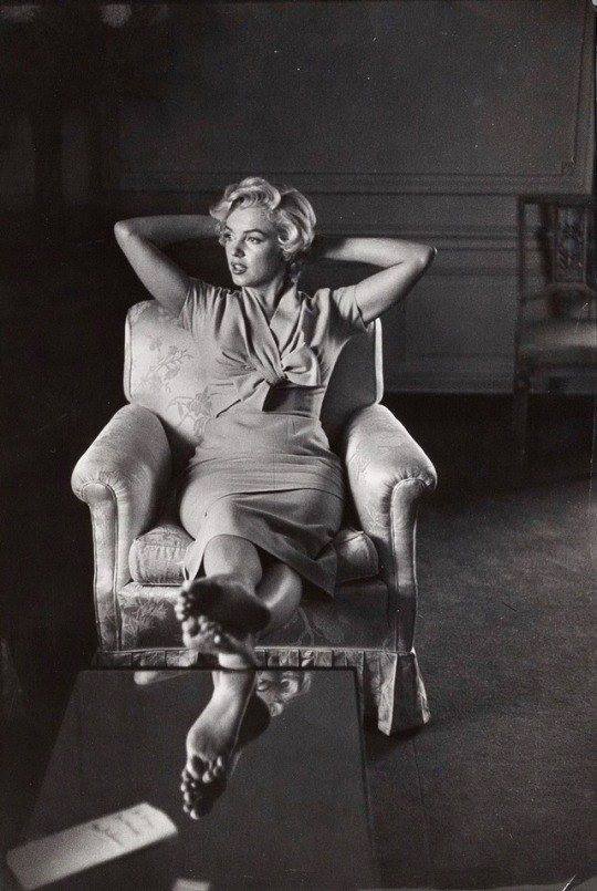 Marilyn Monroe photographed by Sam Shaw in New York City, 1954.