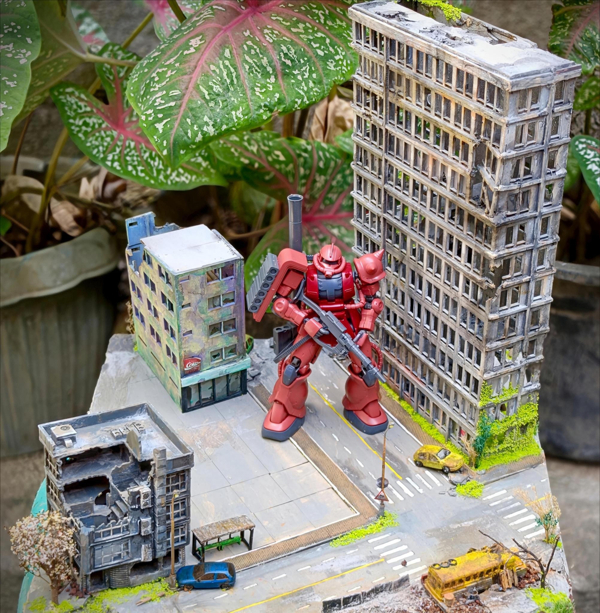 Zaku diorama art piece
