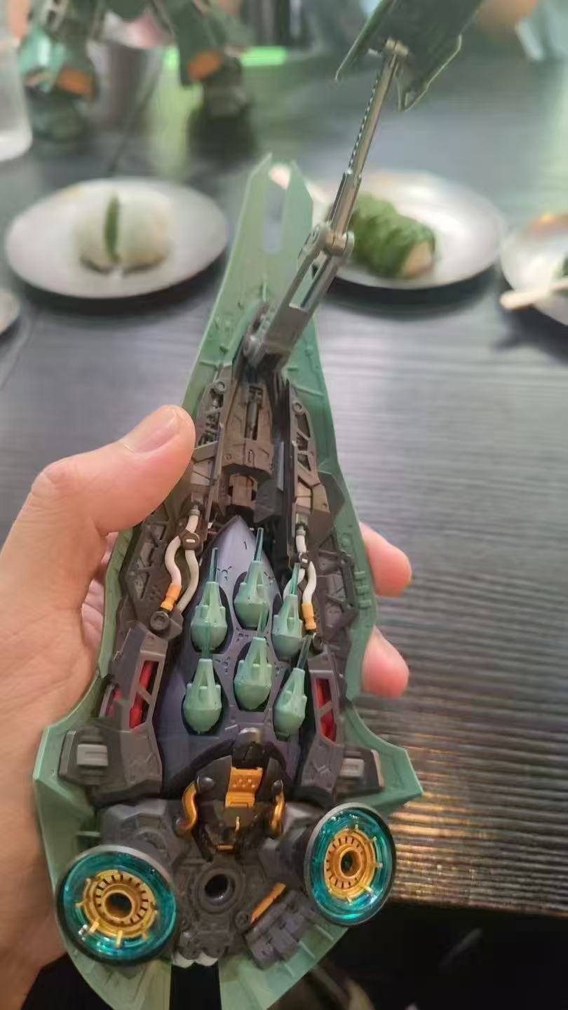 Osiris aerial dominator 1/100 model kit by Axis Model Works