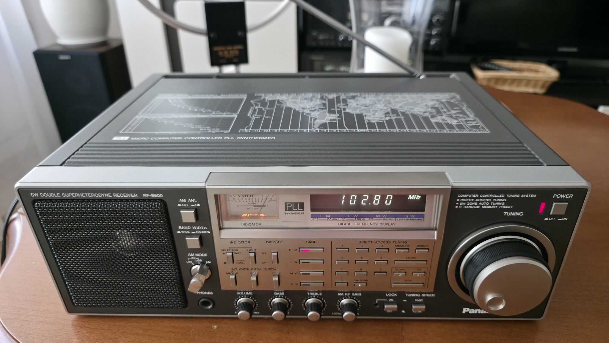 National Panasonic Cougar 113 RF-1130 4-Band BCL (Broadcast