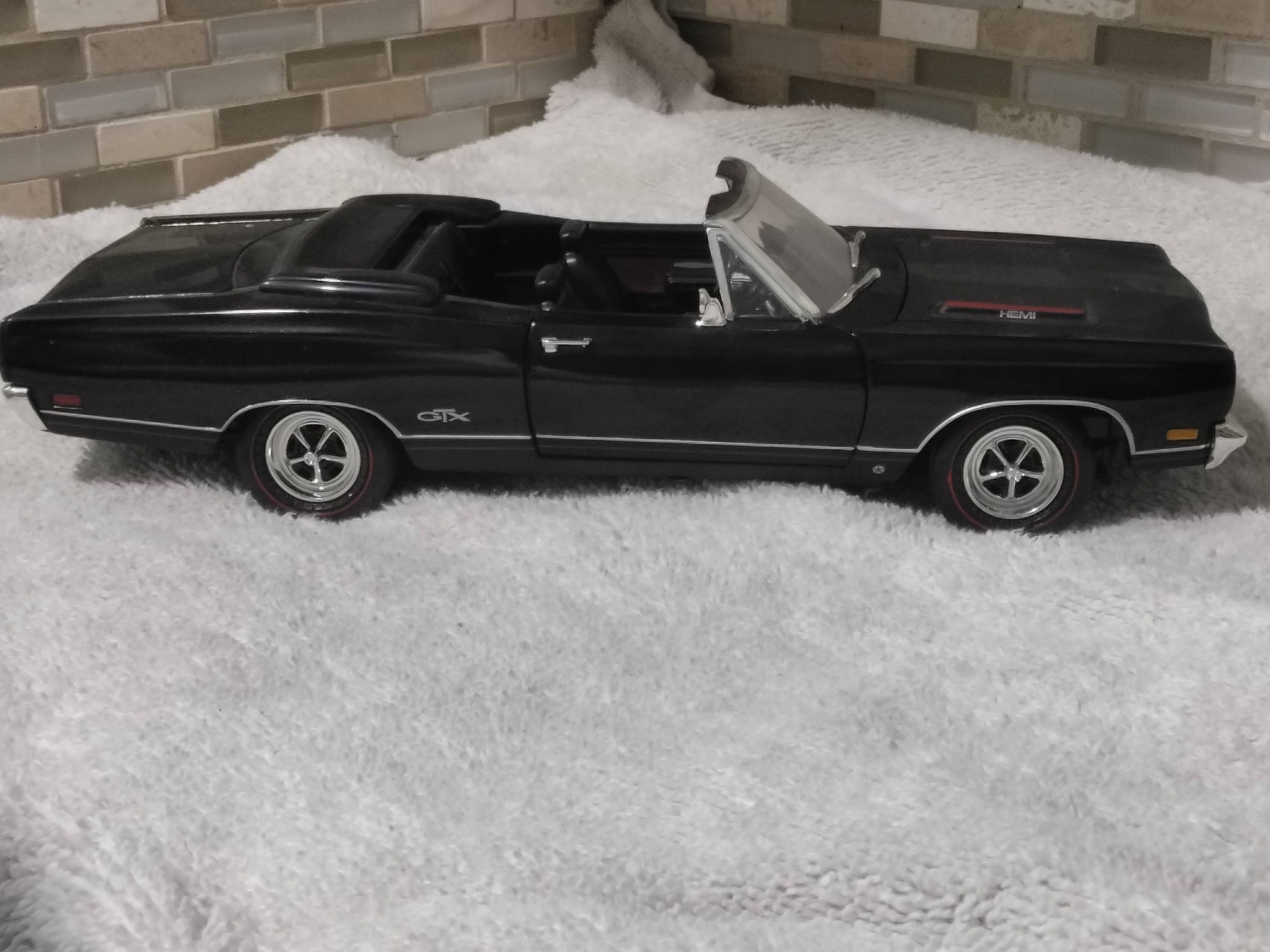69 GTX convertible or 70 roadrunner convertible take your