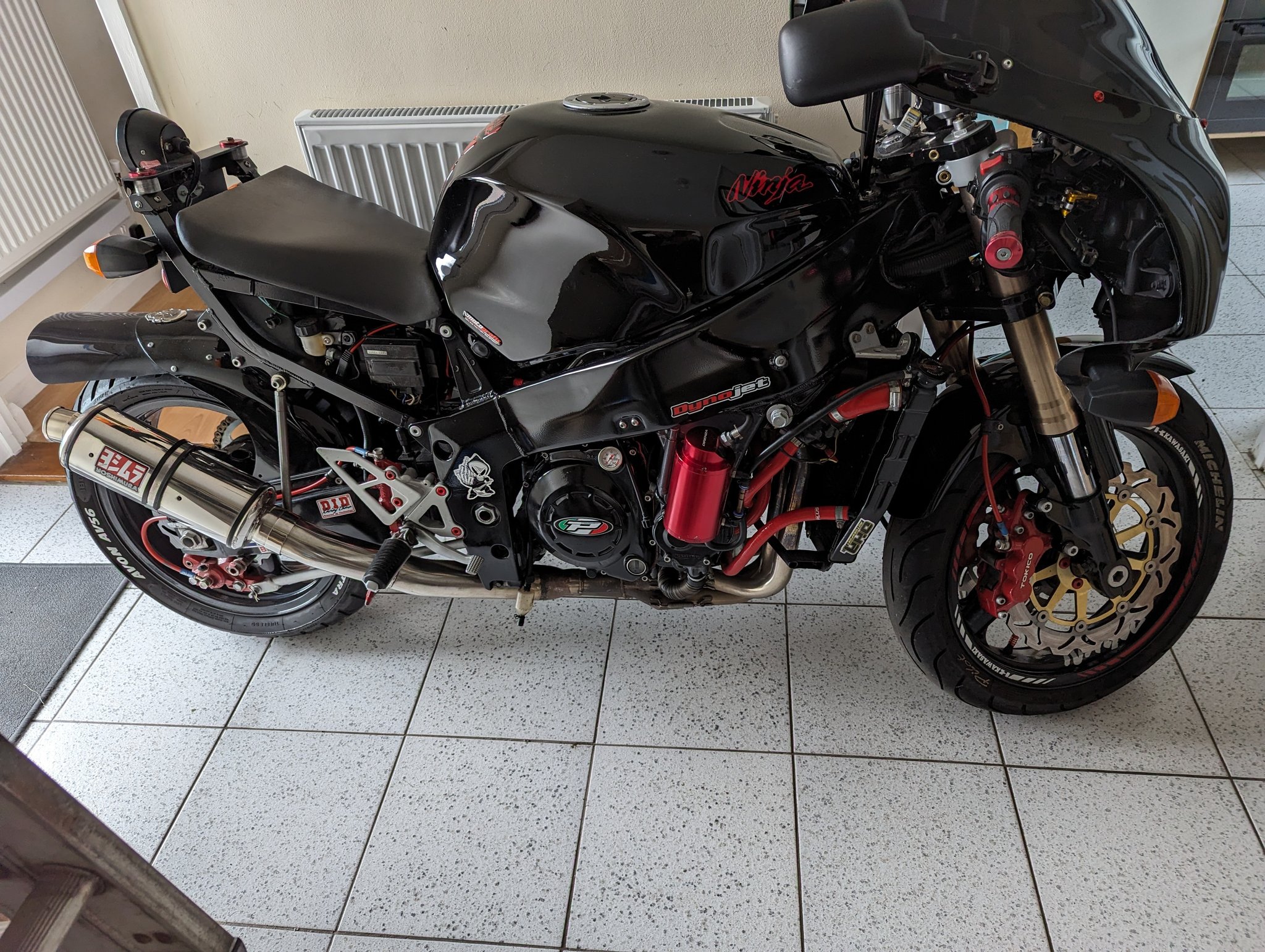 1992 ZXR750 bitsa with ZX10R and ZX9R components