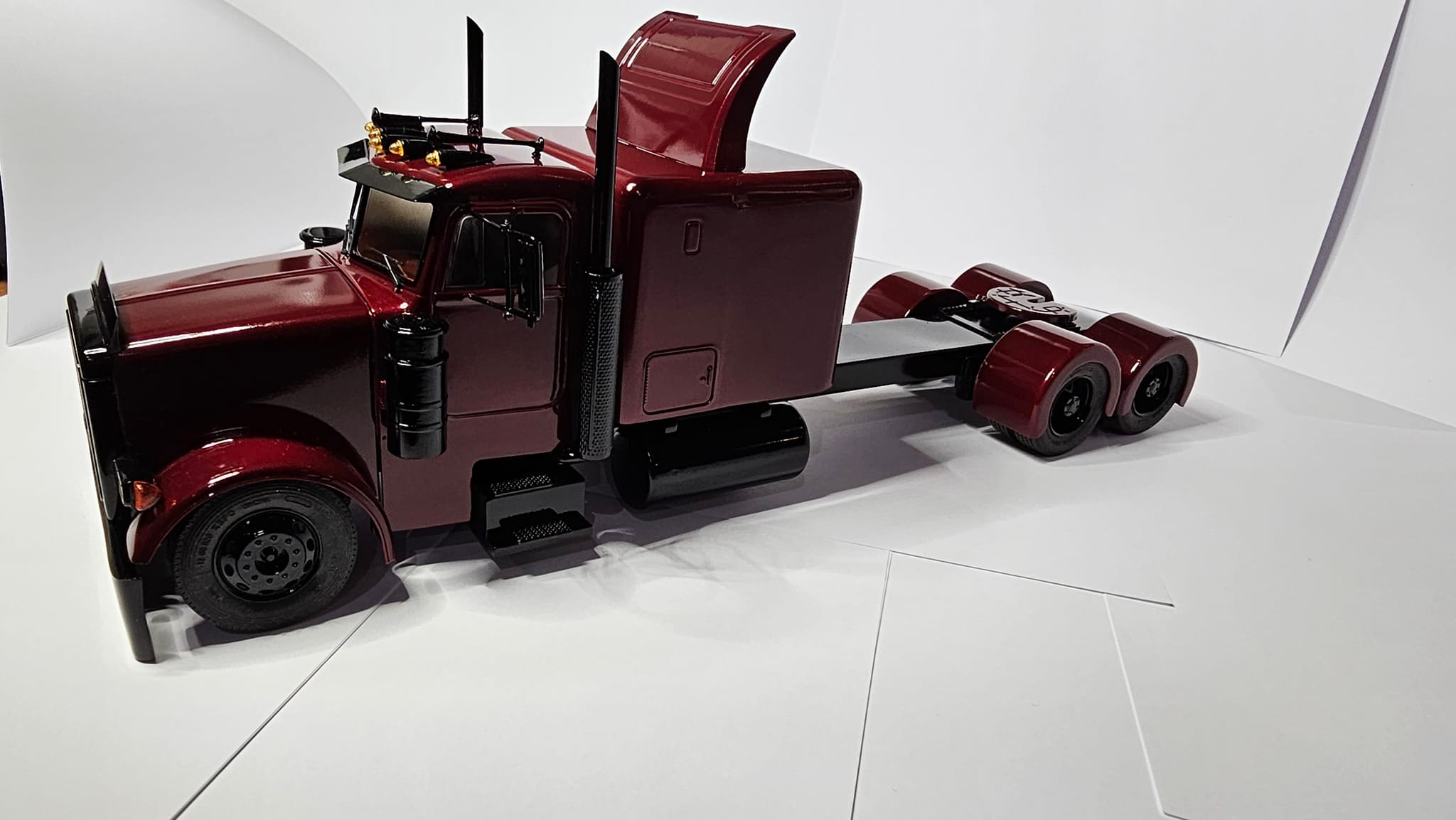 Italeri Peterbilt 378 Long Hauler - Maquette Camion 1:24 - Kit à Monter 1/24 Scale Trailer Kit