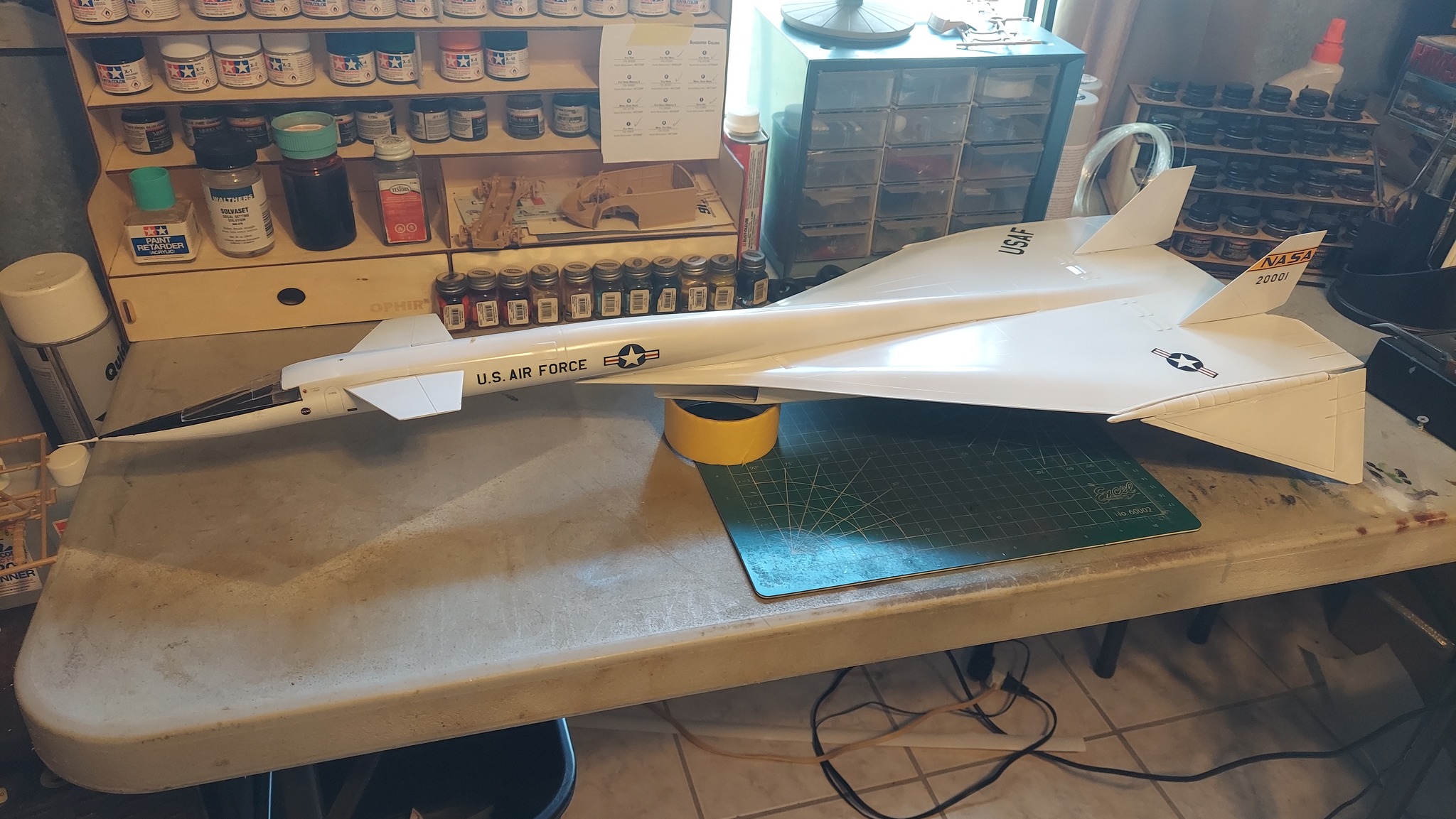 1/72 AMT North American XB-70A-1 Valkyrie.