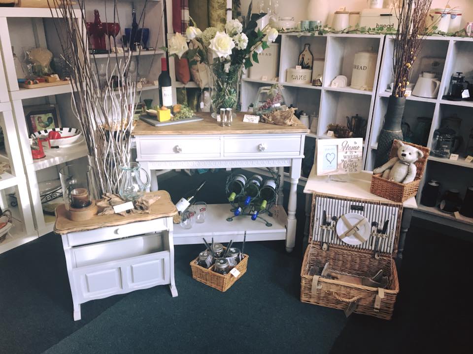 Timeless Shop - Happy Thursday - New in Today ! Open from...