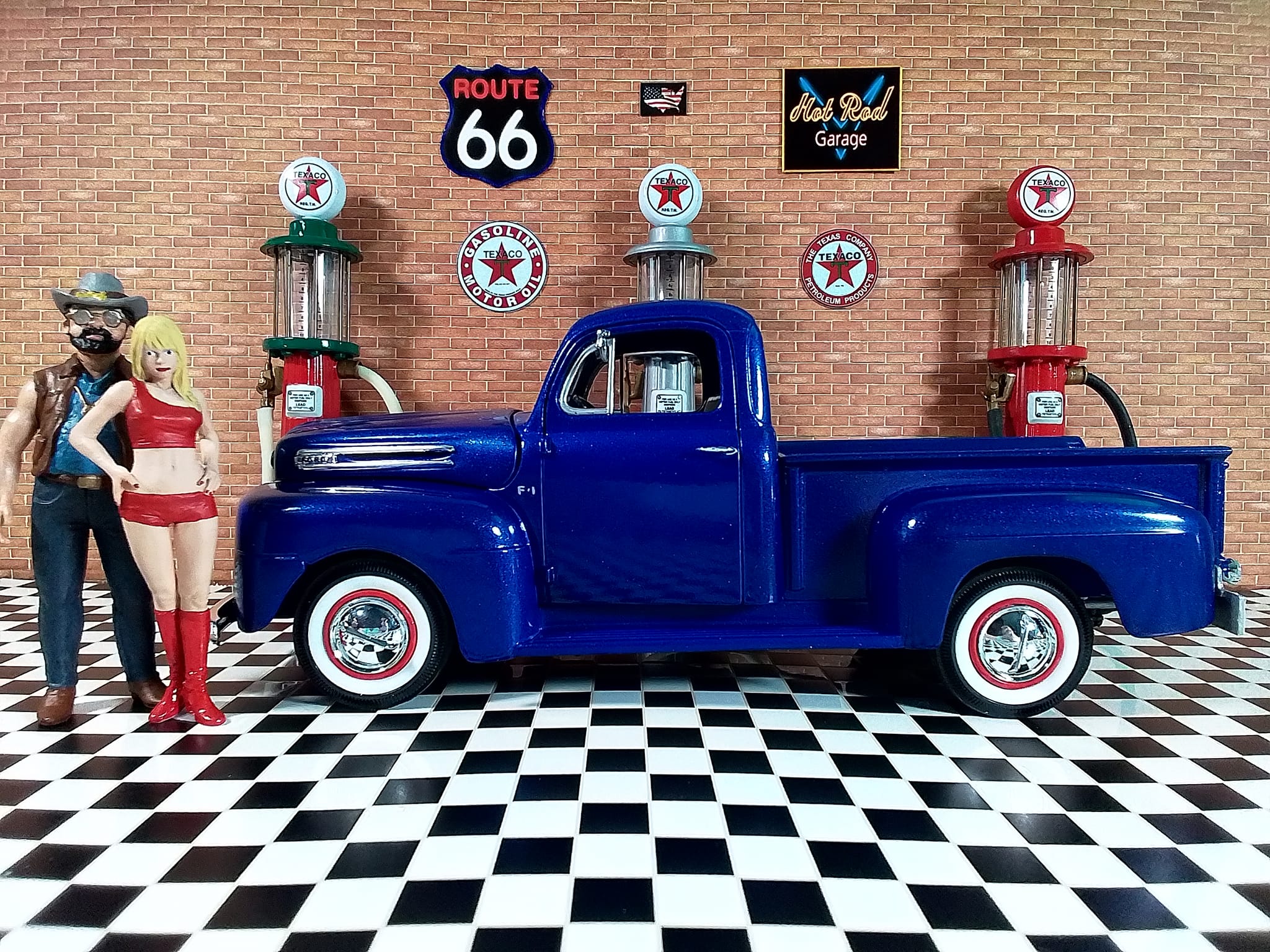 Revell 1950 Ford F-1 Pickup Painted Star Spangled Blue