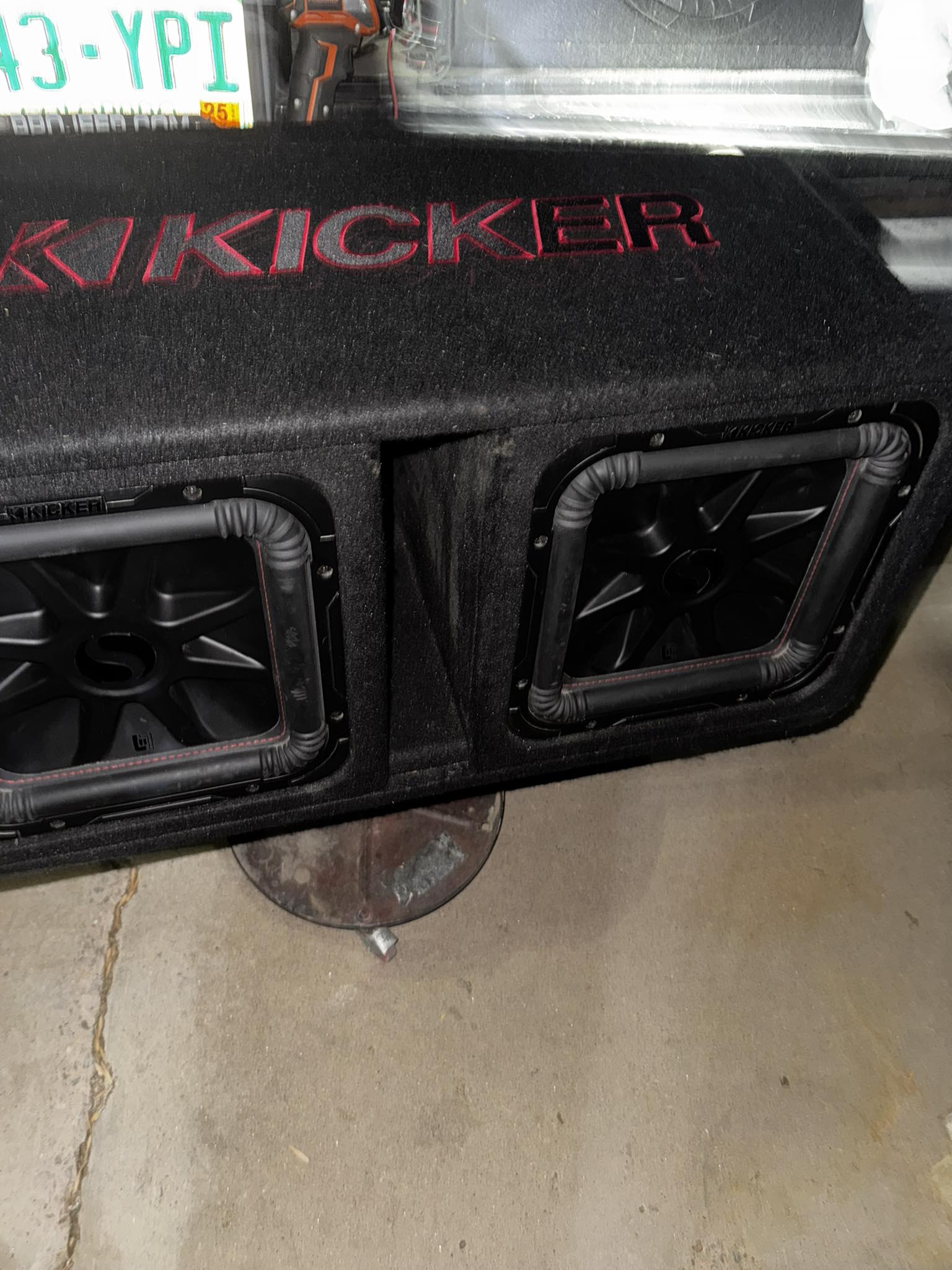 Can I wire 2 25th anniversary Kicker comp 12c