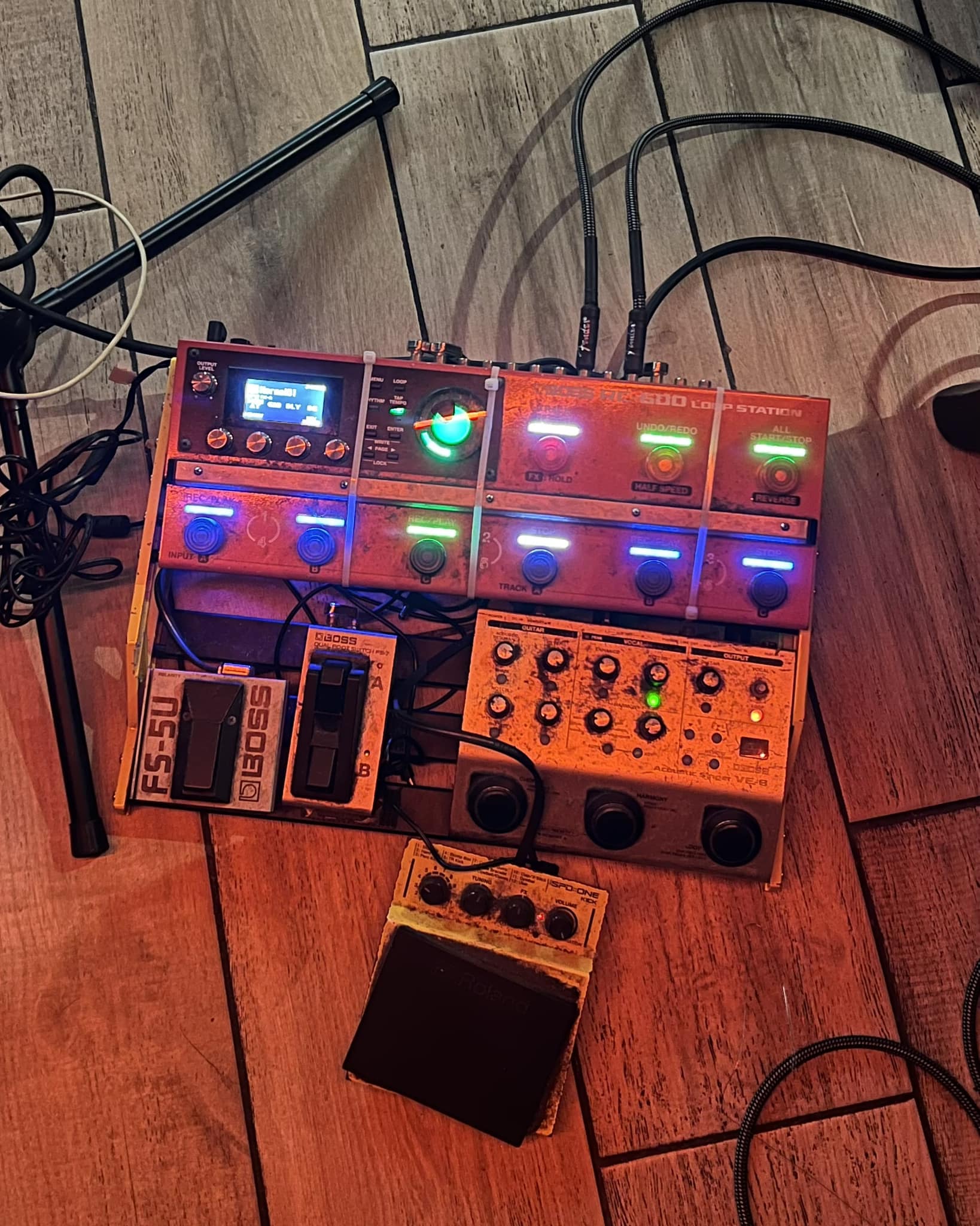 Can Walrus Canvas Power 15 power HX Stomp and RC 600?