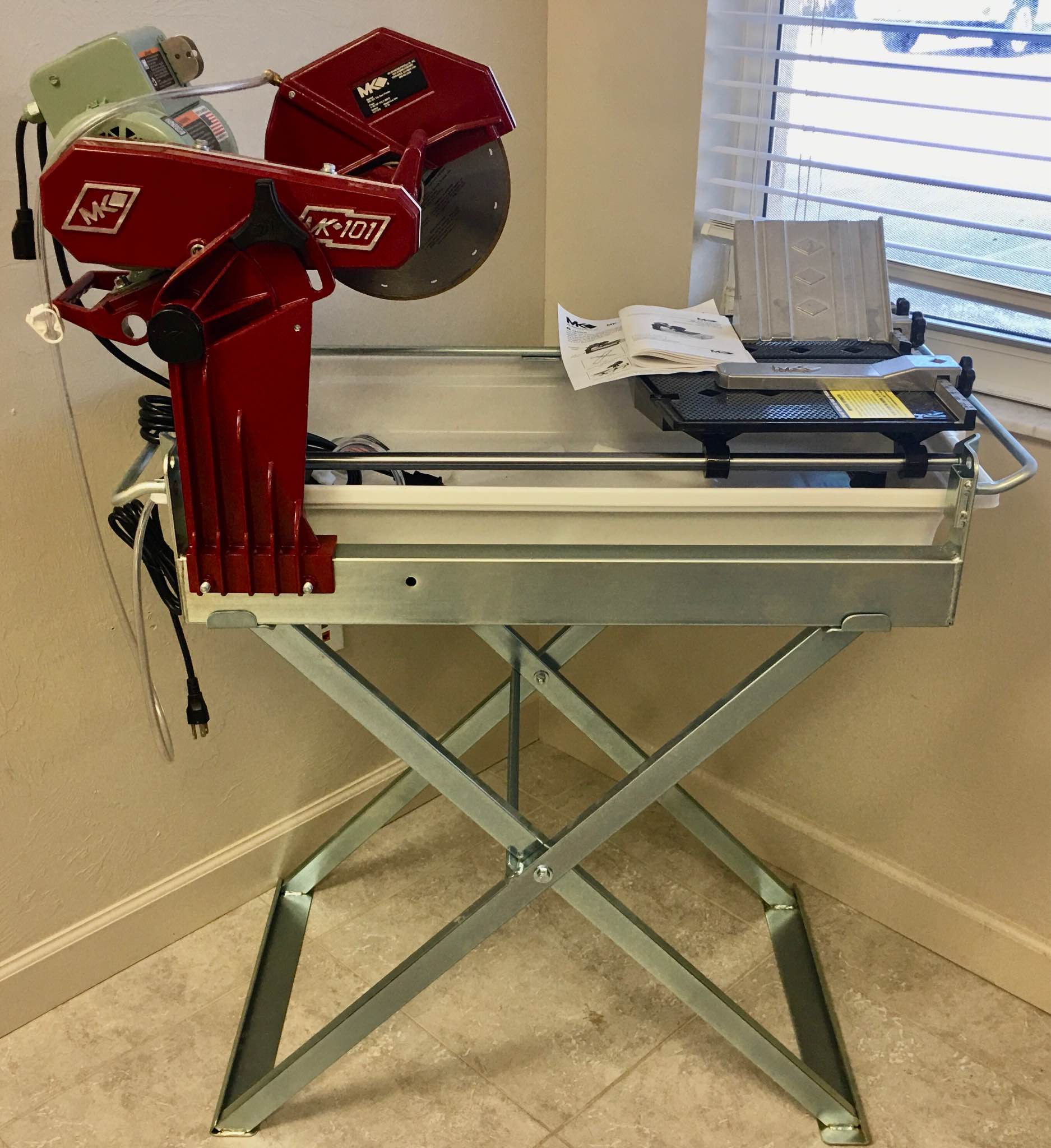 Wet Tile Saw, 7-inch 65Mn Steel Blade, 3500 RPM Induction Motor, Tile Cutter Wet Saw with Water