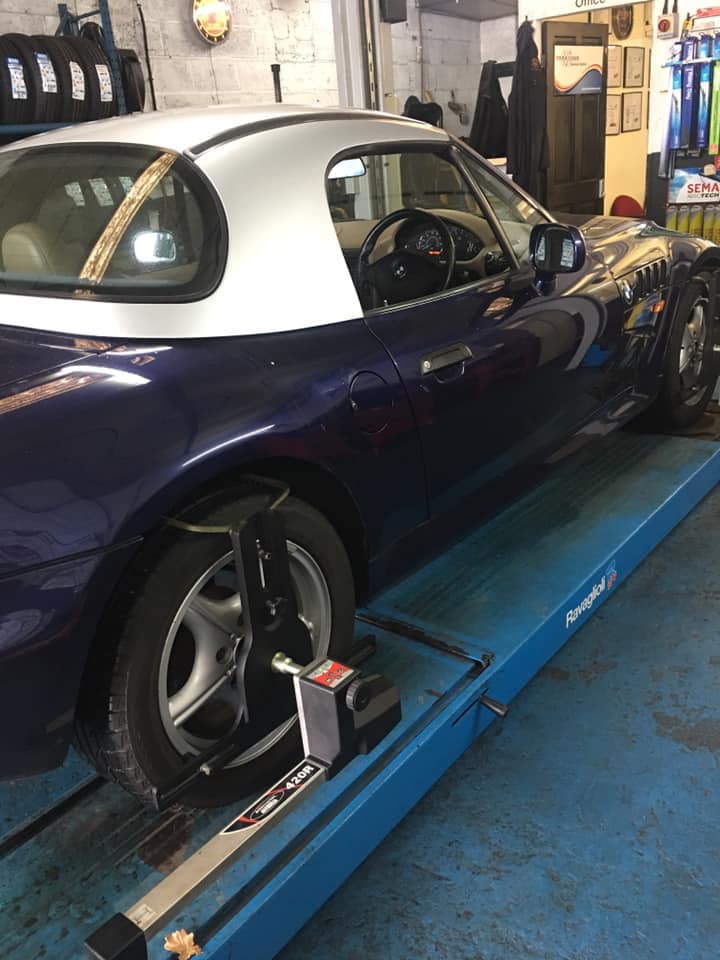 Supertracker computerised 4 wheel alignment at Lockwoods car care ...