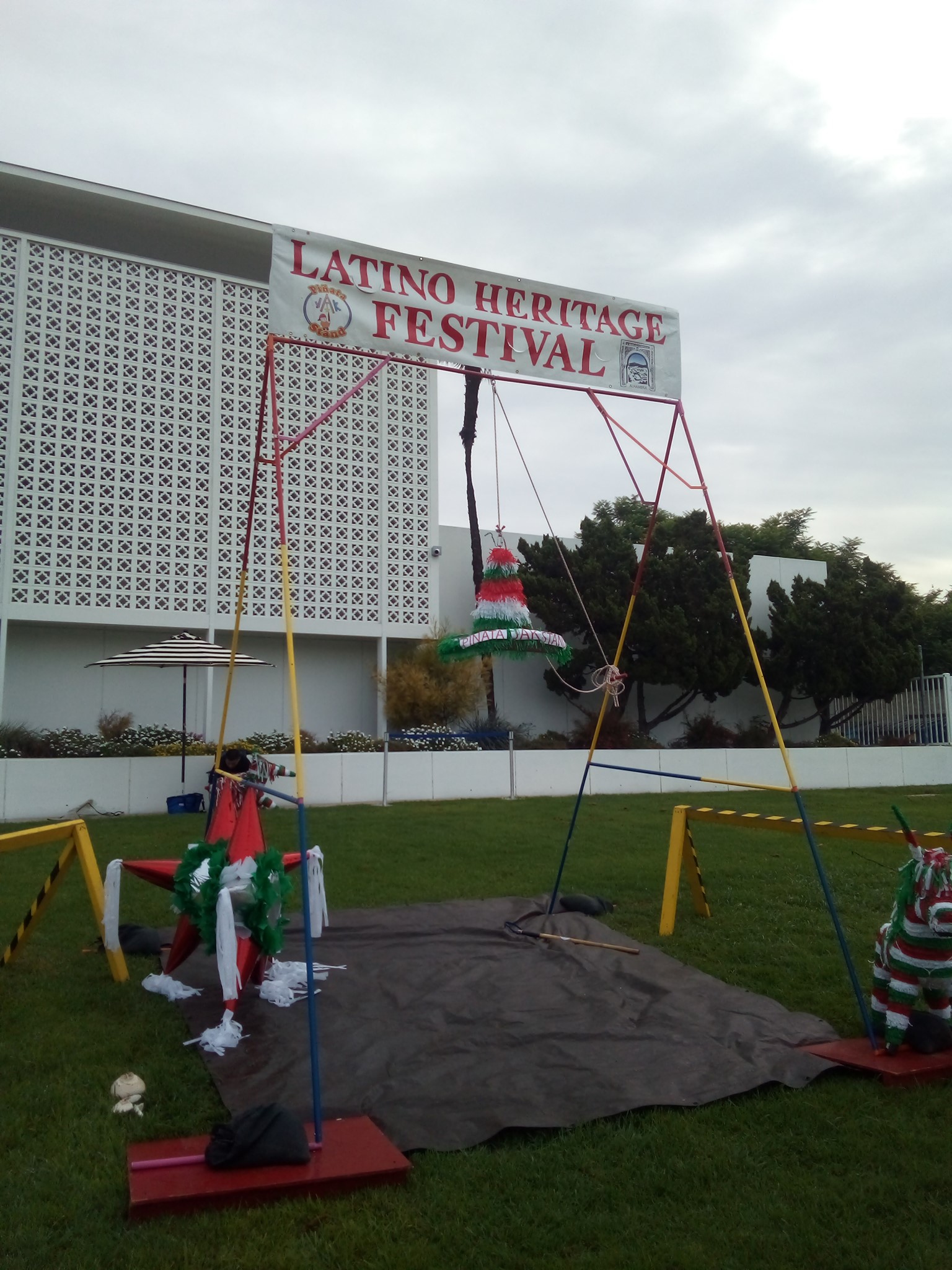 Pinata Stand