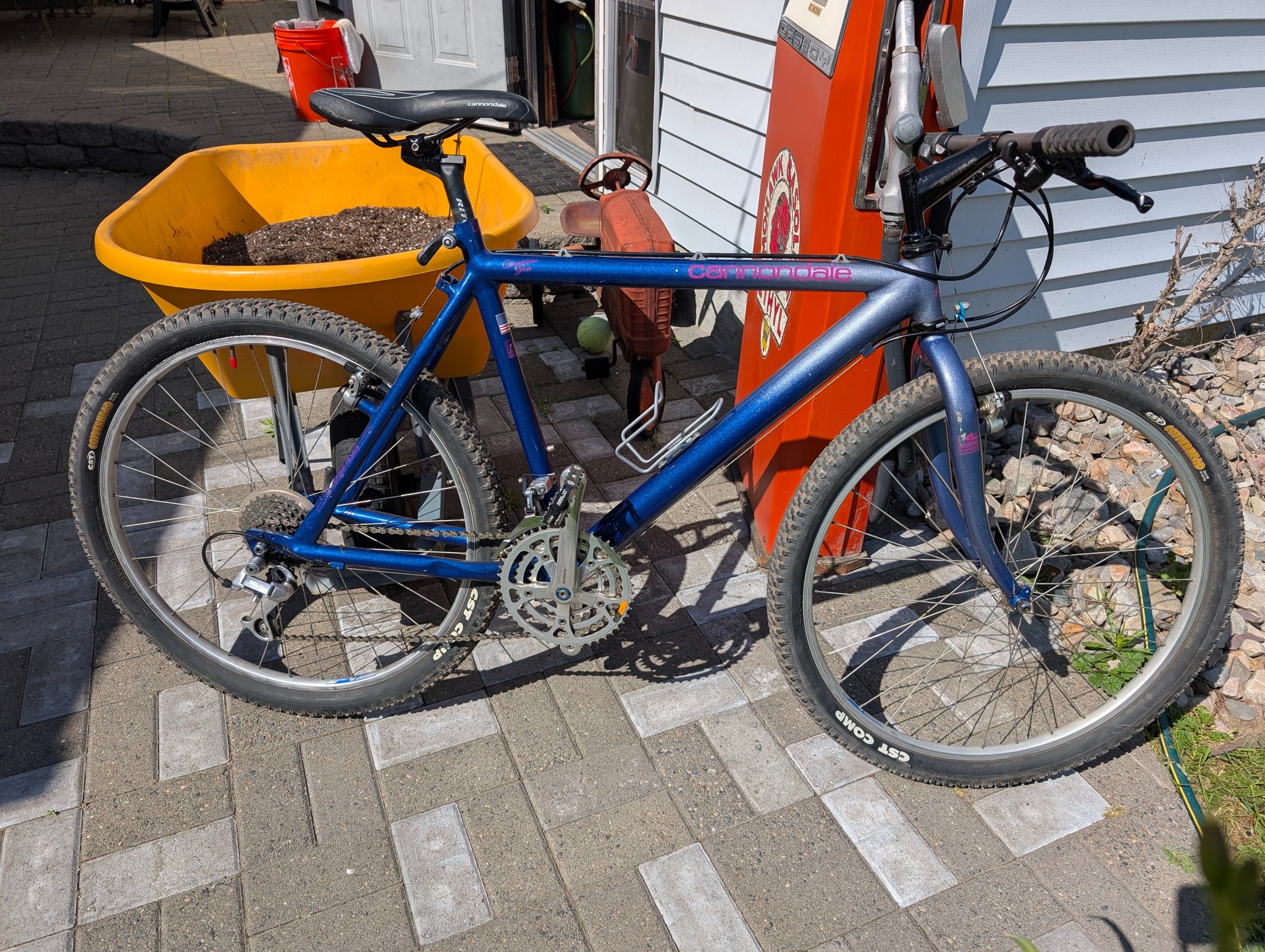 Riding a restored 1988 Cannondale SM1000 mountain bike