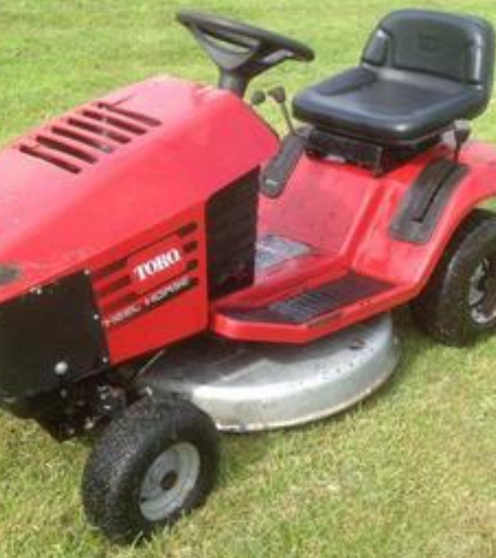 Toro 70082 (12-32) - Toro Rear-Engine Riding Mower (SN: 089000001