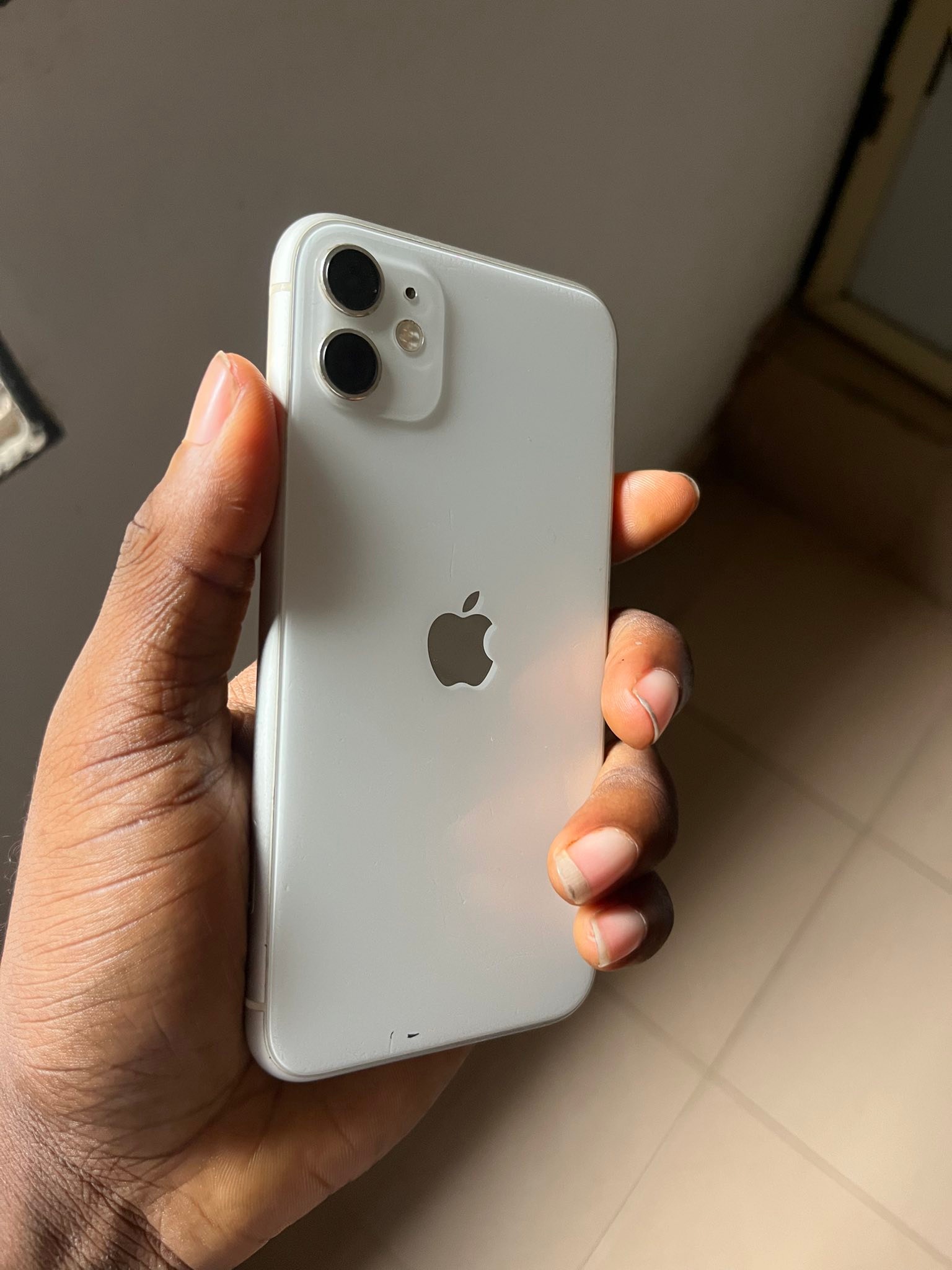 iPhone 11 64GB ホワイト SIMフリー⚠️Face ID不良 Iphone 11 64GB Chance 🔥 Sim Locked Face ID ✓ Display Change Good