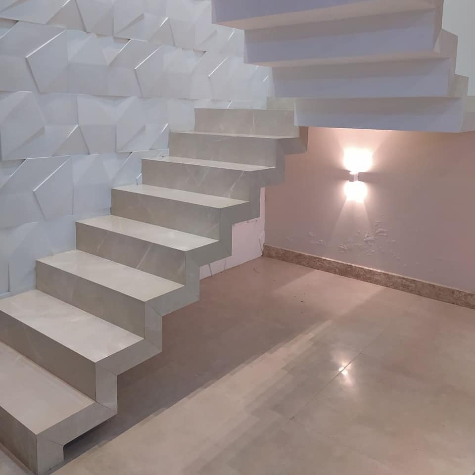 TR PorcelanArts - Escada Envelopada no porcelanato Pulpis... | Facebook
