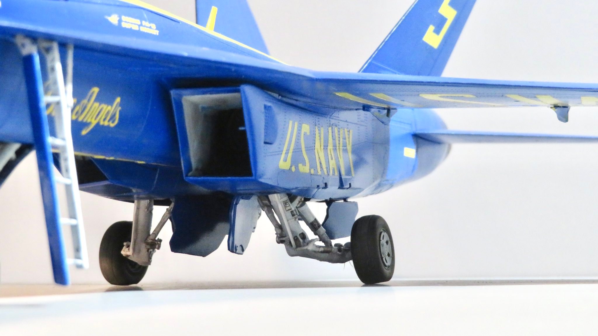 Adding 1/72nd scale Blue Angels F/A-18E Super Hornet to my collection