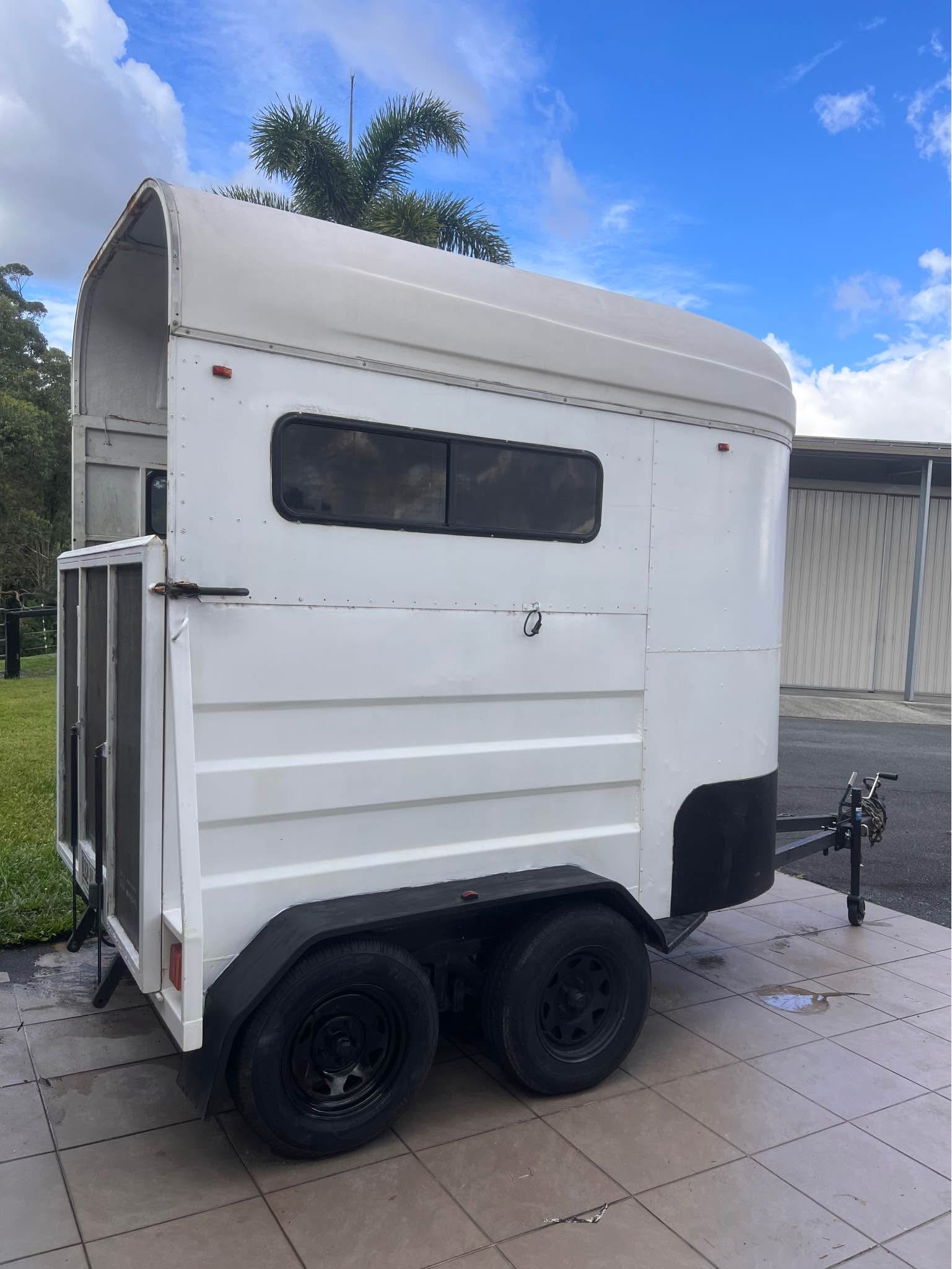 2 horse straight load float - Livestock Trailers - Gold Coast ...