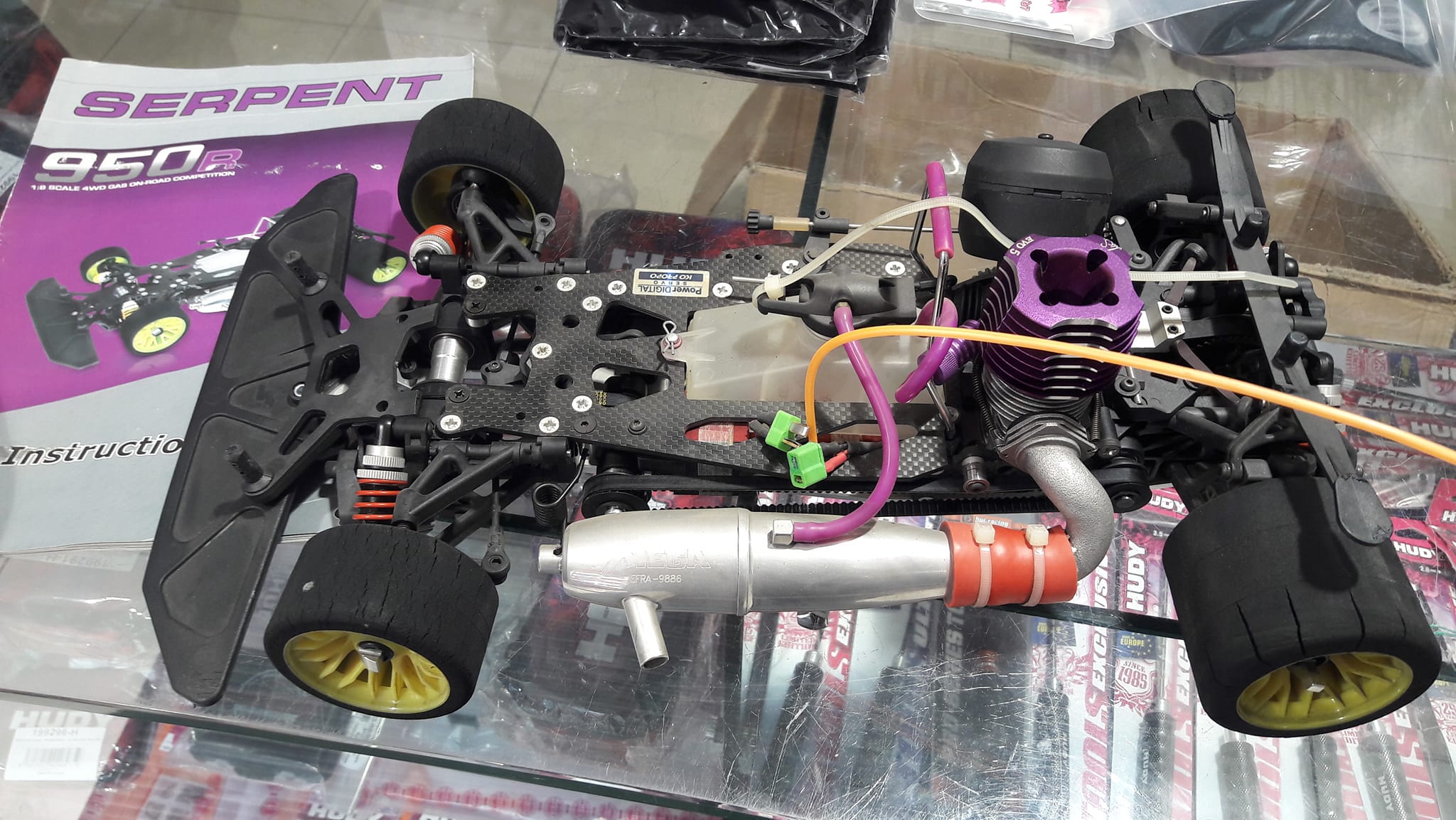 Serpent 750 Evo for sale. Drive train and chassis ran only 1 race
