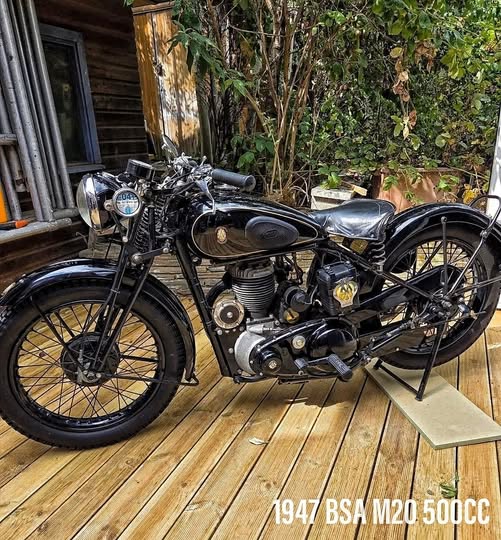 1947 BSA M20 500cc motorcycle features and history