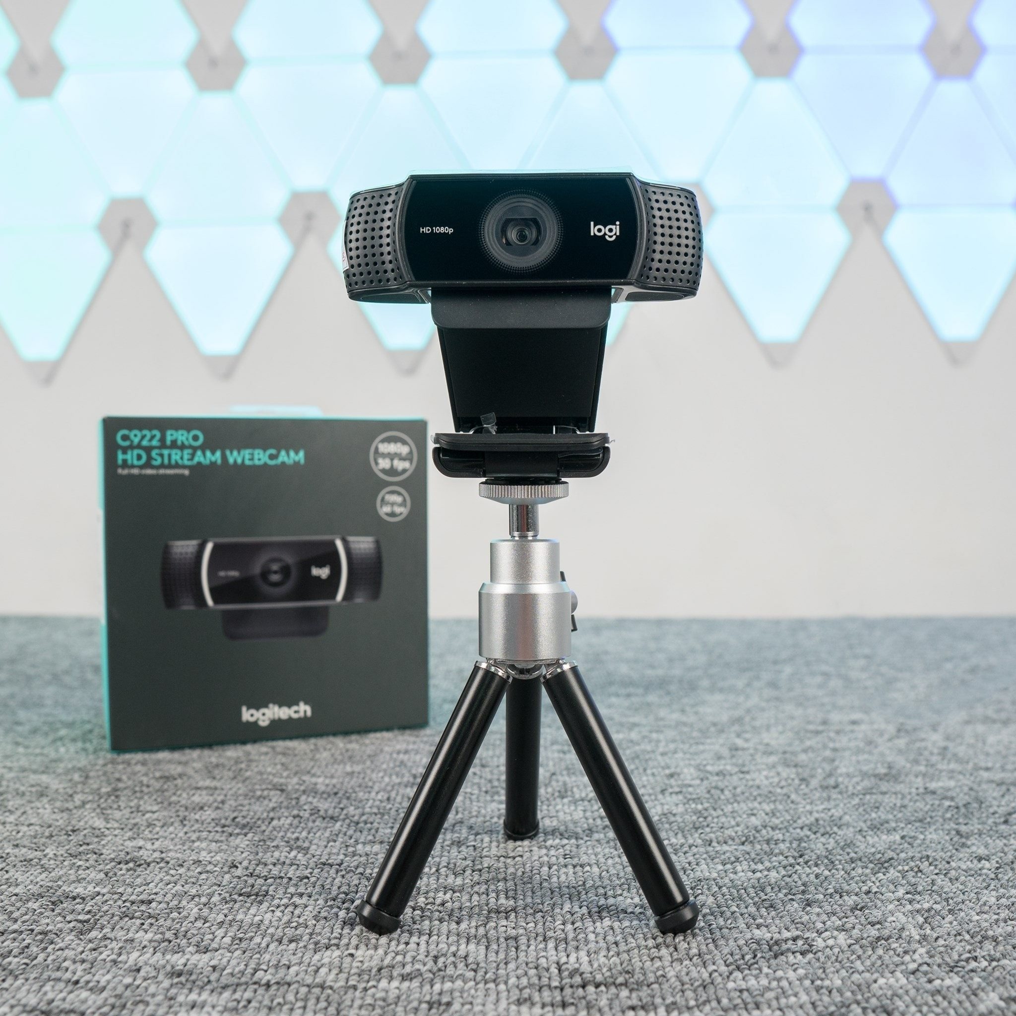 Compify.in - Logitech C922 Pro Stream Webcam in back... | Facebook