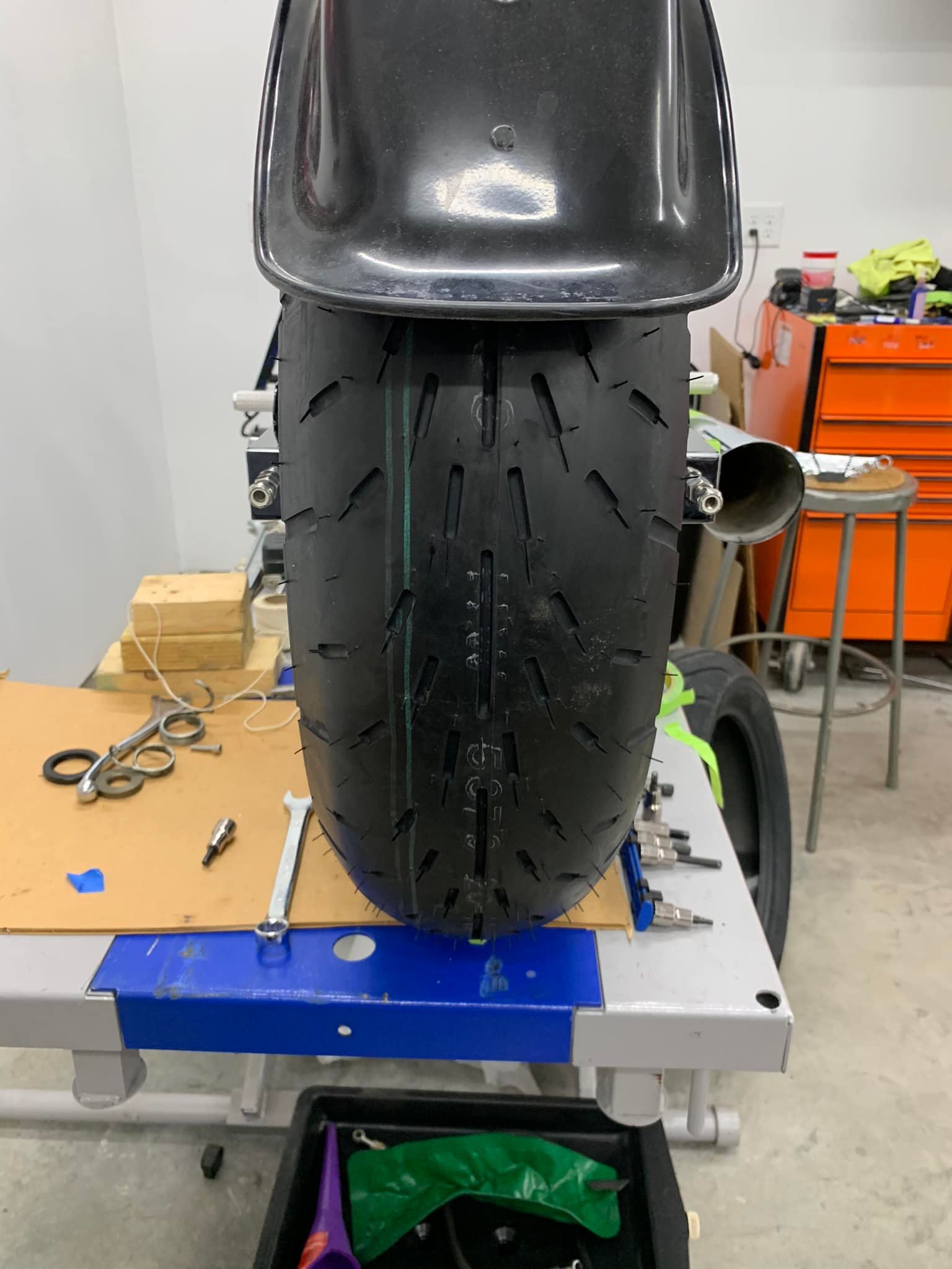Kawasaki ZX14 with our OSD 300 wide tire kit. Just one chain with