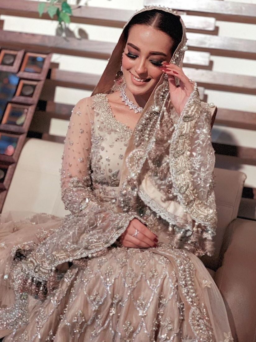 iqra aziz wedding dress designer Ajiya's gorgeous Bridal look for her Valima tonight 😍😍. #iqraaziz on the set of #SunoChanda season 2 STYLE:A05263018 COOFANDY Mens Casual Button elegant formal