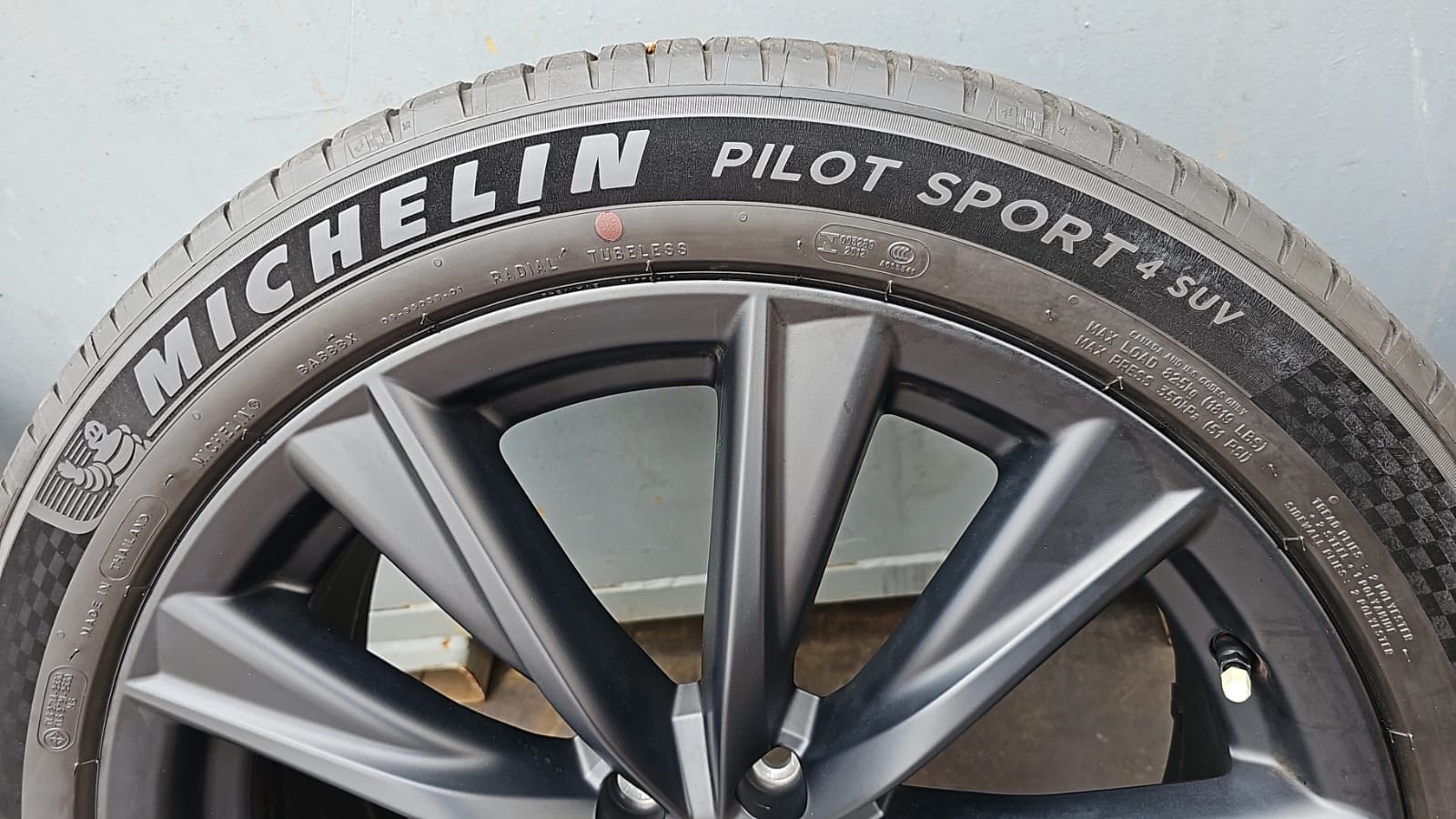 MICHELIN PILOT SPORTS 235/50R21 RX500H | ヤマダウェブコム