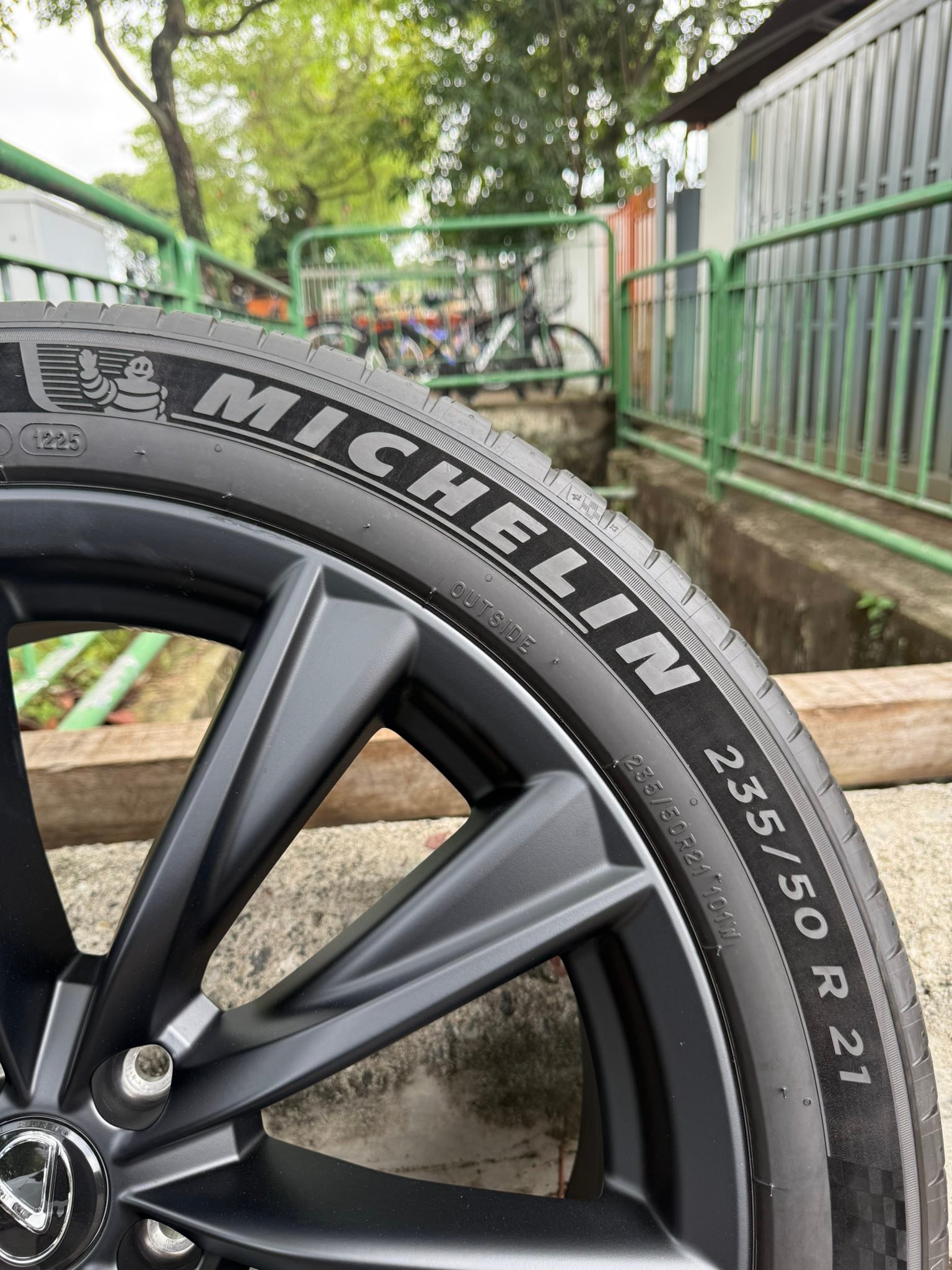 Lexus RX500h F-Sport rims with Michelin tires for sale