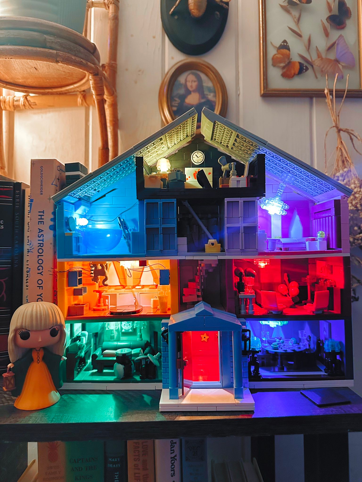 Taylor Swift fan completes 1426-piece Lover House puzzle