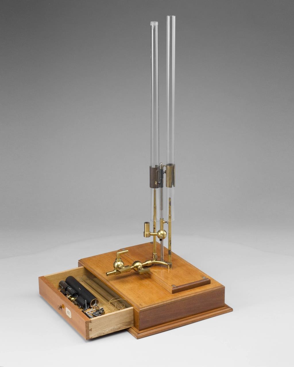Teylers Museum - Dit instrument werd in de 19e-eeuw een ‘zingende vlam ...