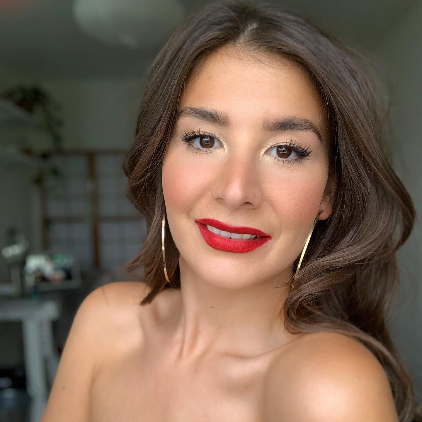 This Monday calls for a red lip! Lip... - Makeup by Phoebe | Facebook