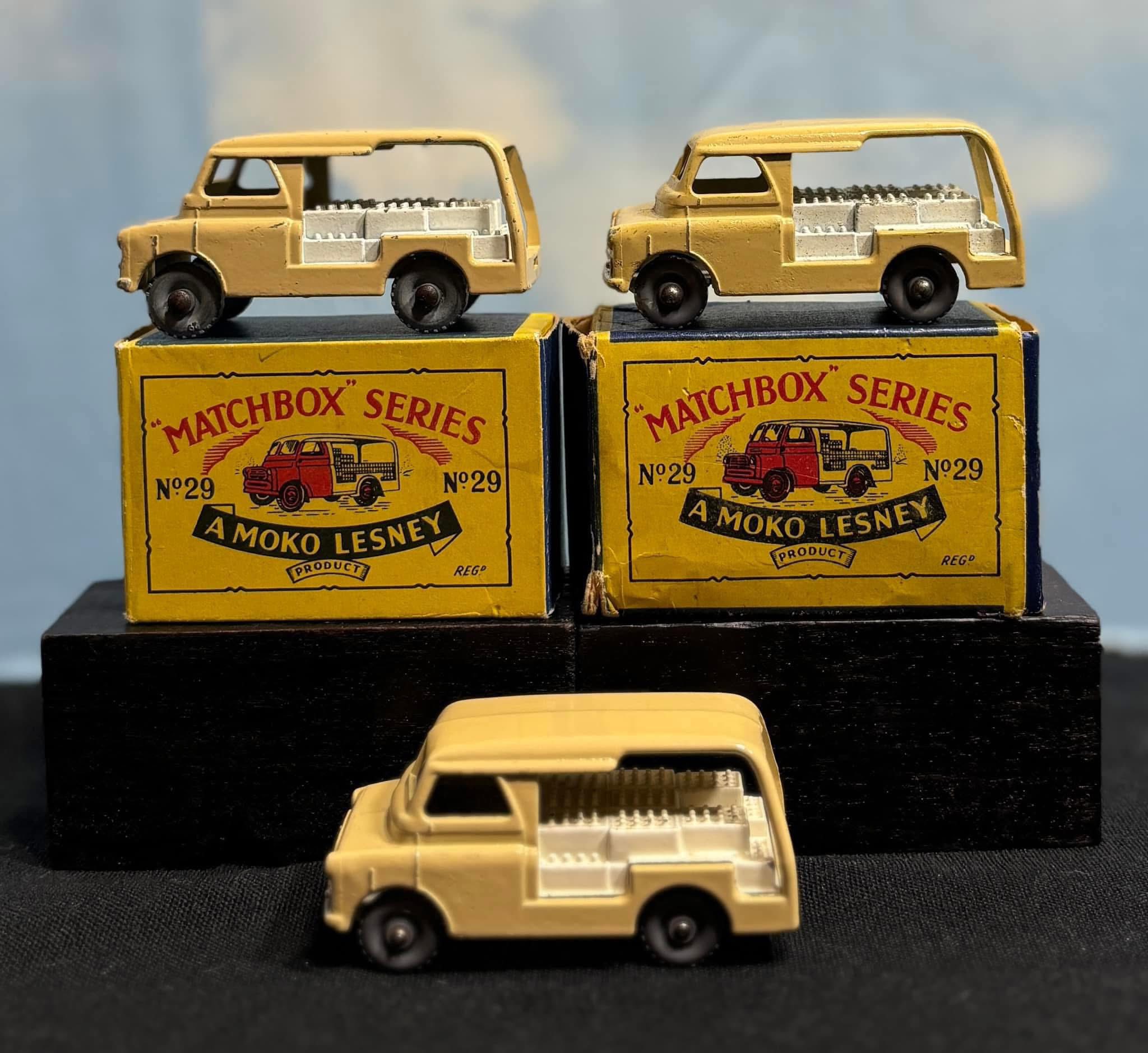 マッチボックス　レズニー　No.29 エッソ 牛乳配達車（ミルクバン） 1956 Bedford milk delivery van in Matchbox series