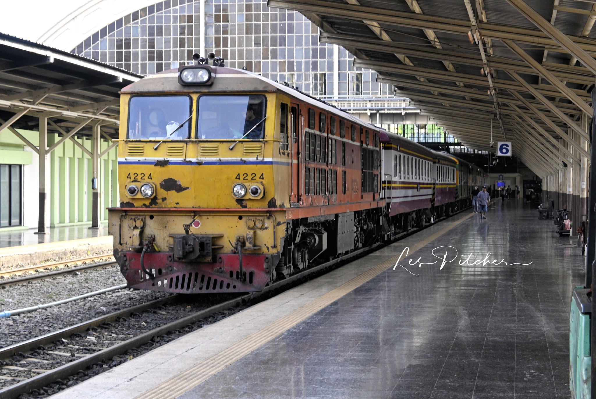 Alsthom No.4420 runs round its train at Hua Hin on 30th of