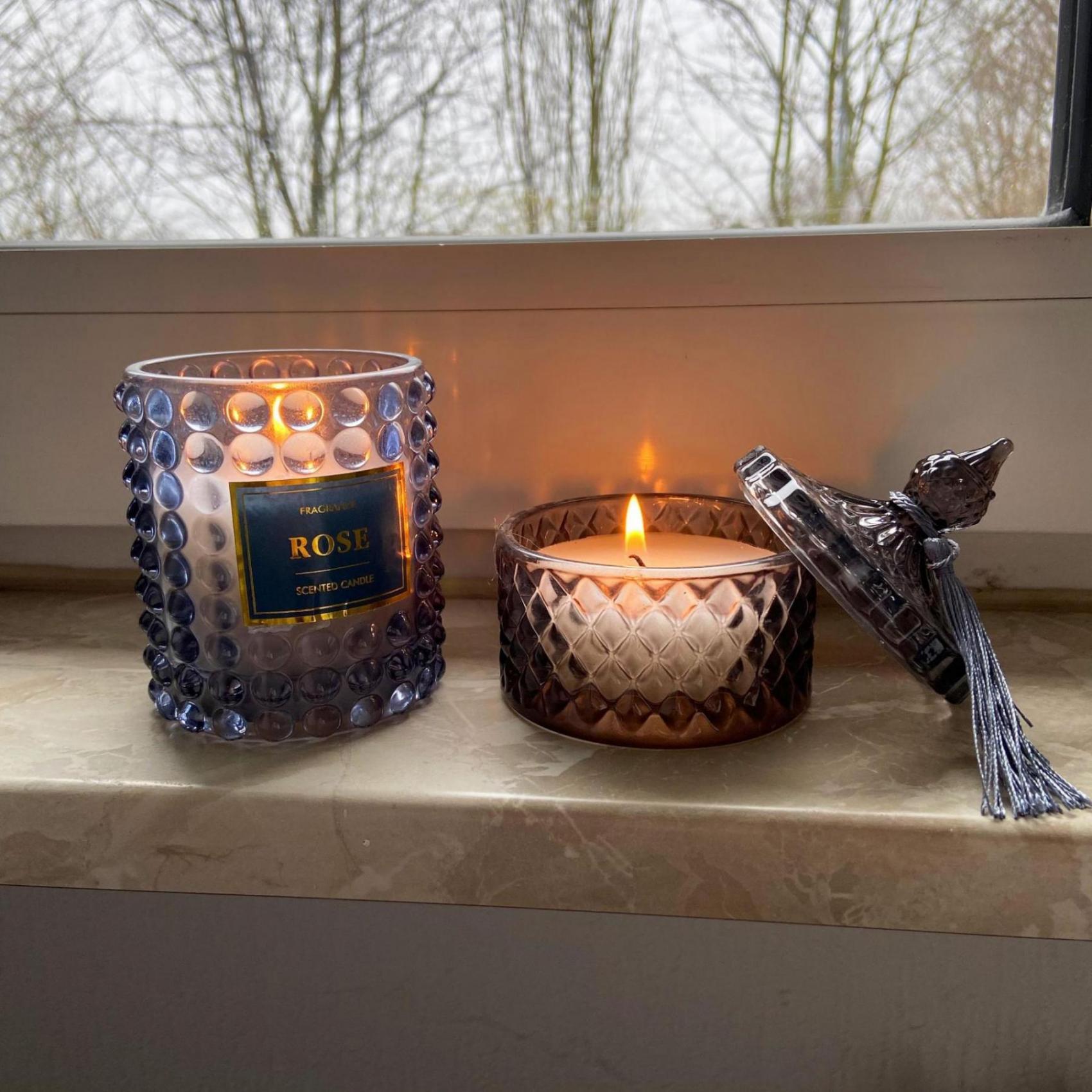 Kerzen, Kerzen und noch mehr Kerzen! 😍❤ Kann man eigentlich zu viele Kerzen haben? Nein kann man nicht 🥰❤ Entdecke jetzt unsere große Auswahl an zauberhaften Kerzen in unserem Onlineshop 😉❤ Bequem onl