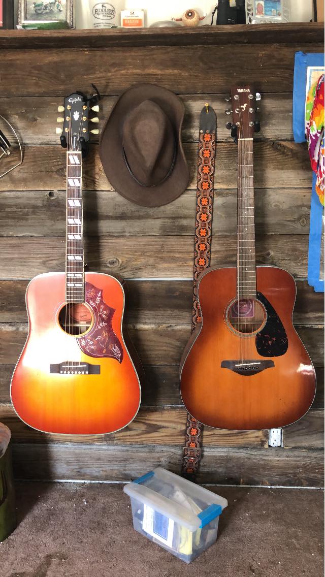 Comparison of Epiphone Hummingbird and Yamaha Guitars