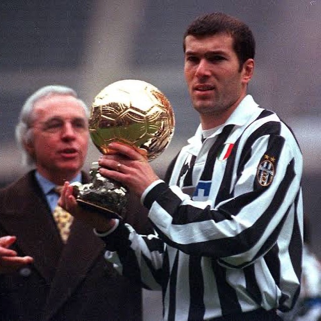 Juventus 1998/99 แท้ (Zidane 21) ชุดใส่โชว์ถ้วยบัลลงดอร์ของซีดาน