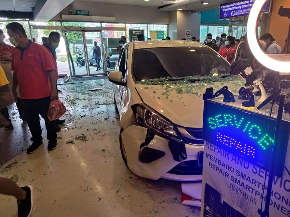 Myvi Crashes Into Tesco Puchong Why Incidents Such As This Might Soon Be A Thing Of The Past Paultan Org