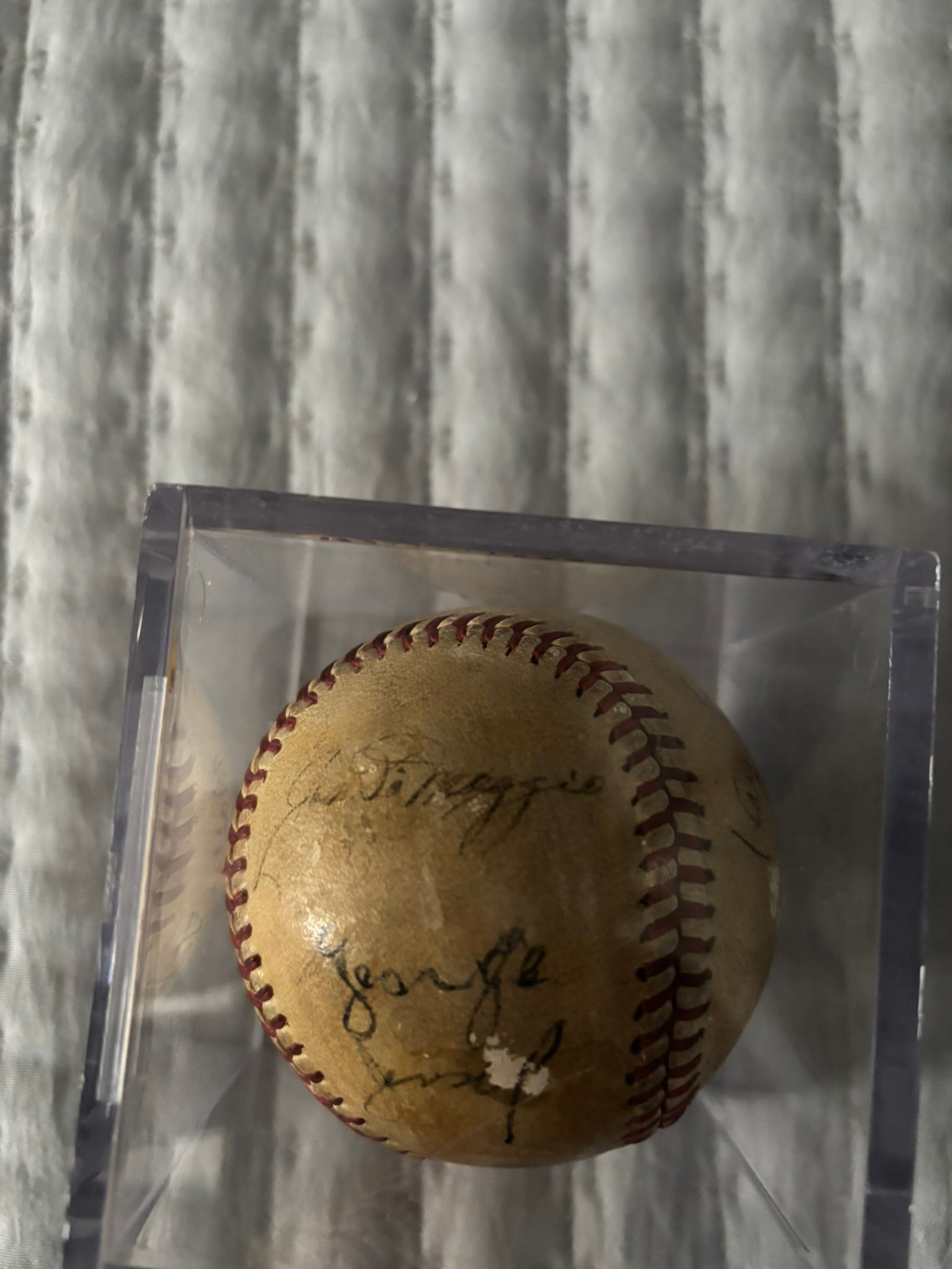 Identify baseball autograph signatures from 1930s