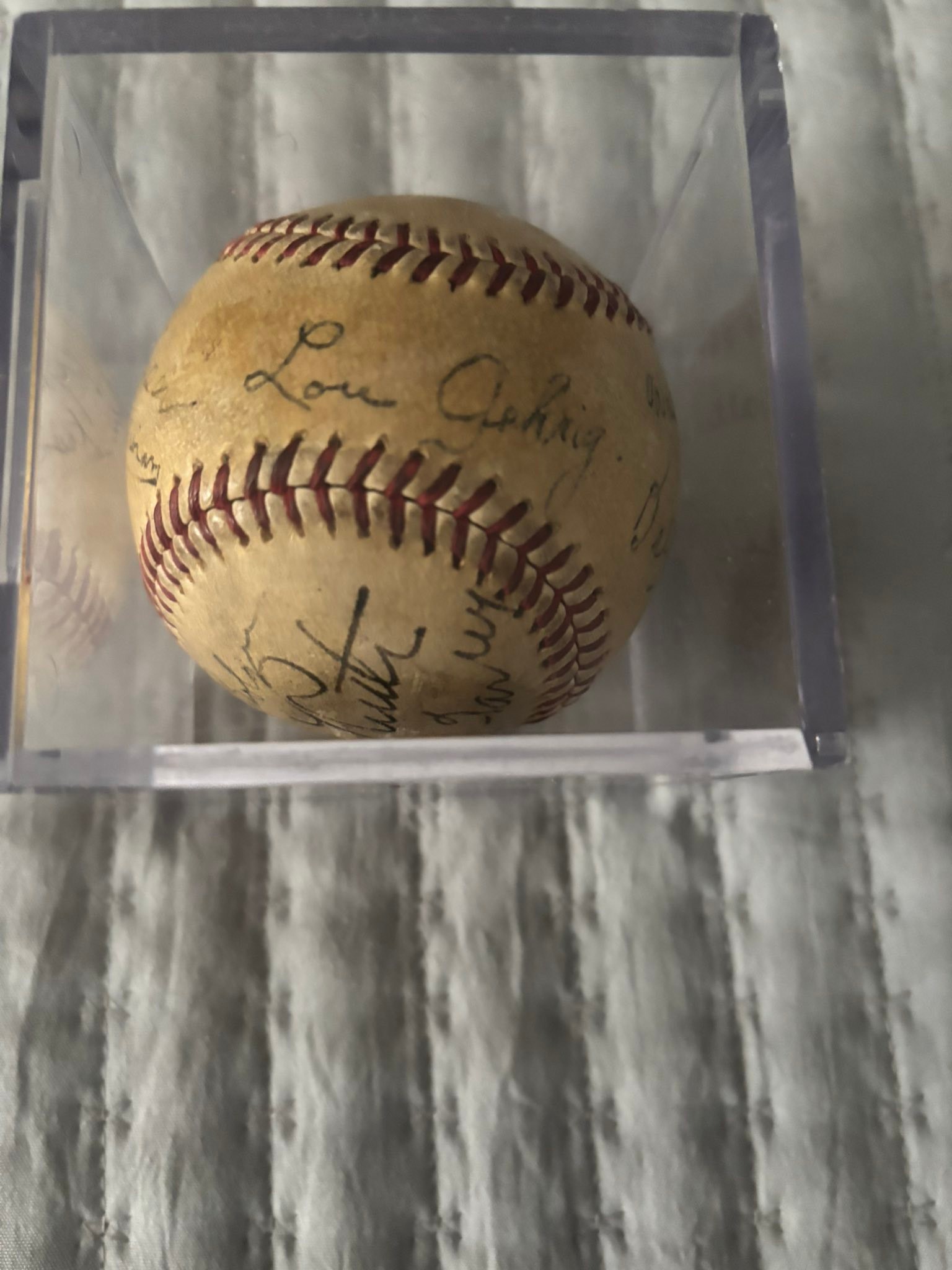 Identify baseball autograph signatures from 1930s