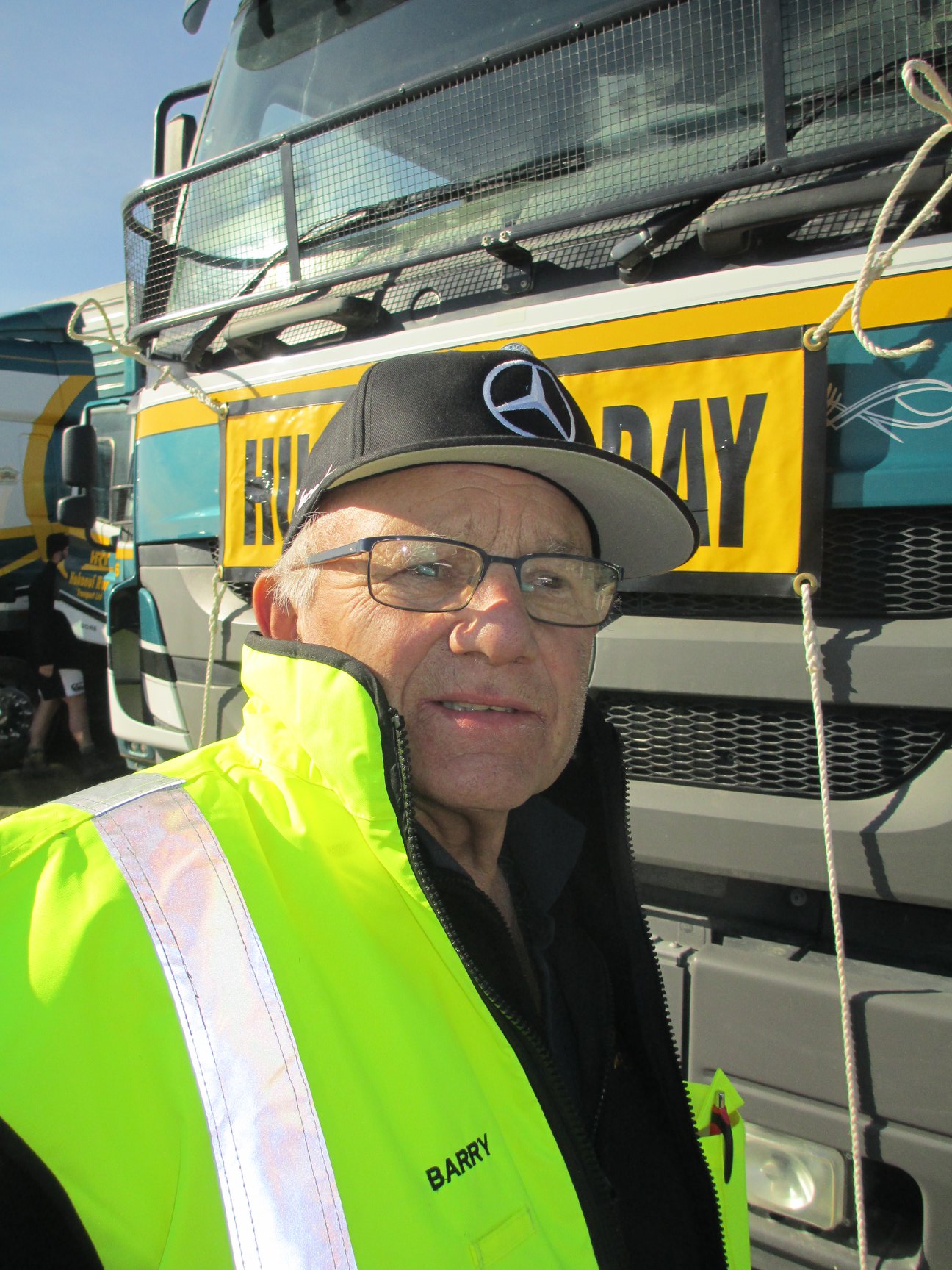 All happy at Hug A Rig... Southland... - NZ Truck & Driver