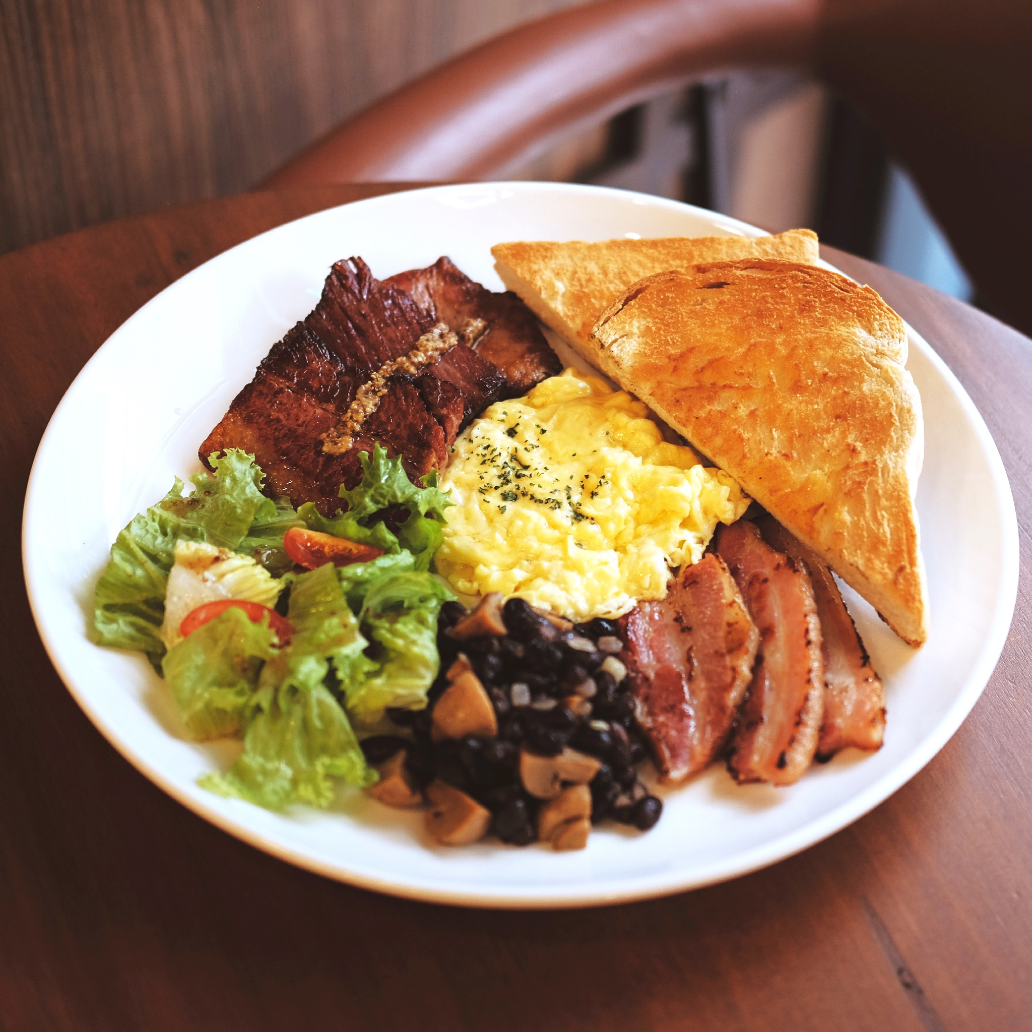 Single Origin - A big breakfast complete with all that you can ask for ...