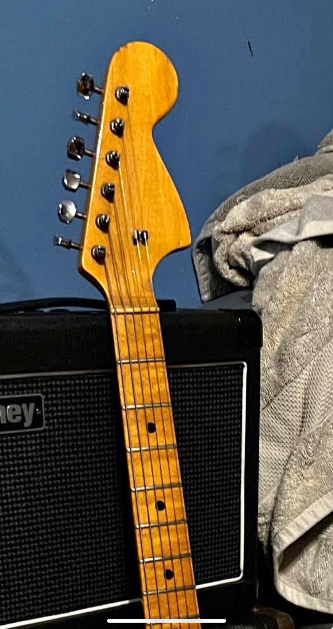 What is this vintage Japanese guitar with 4-screw tremolo?