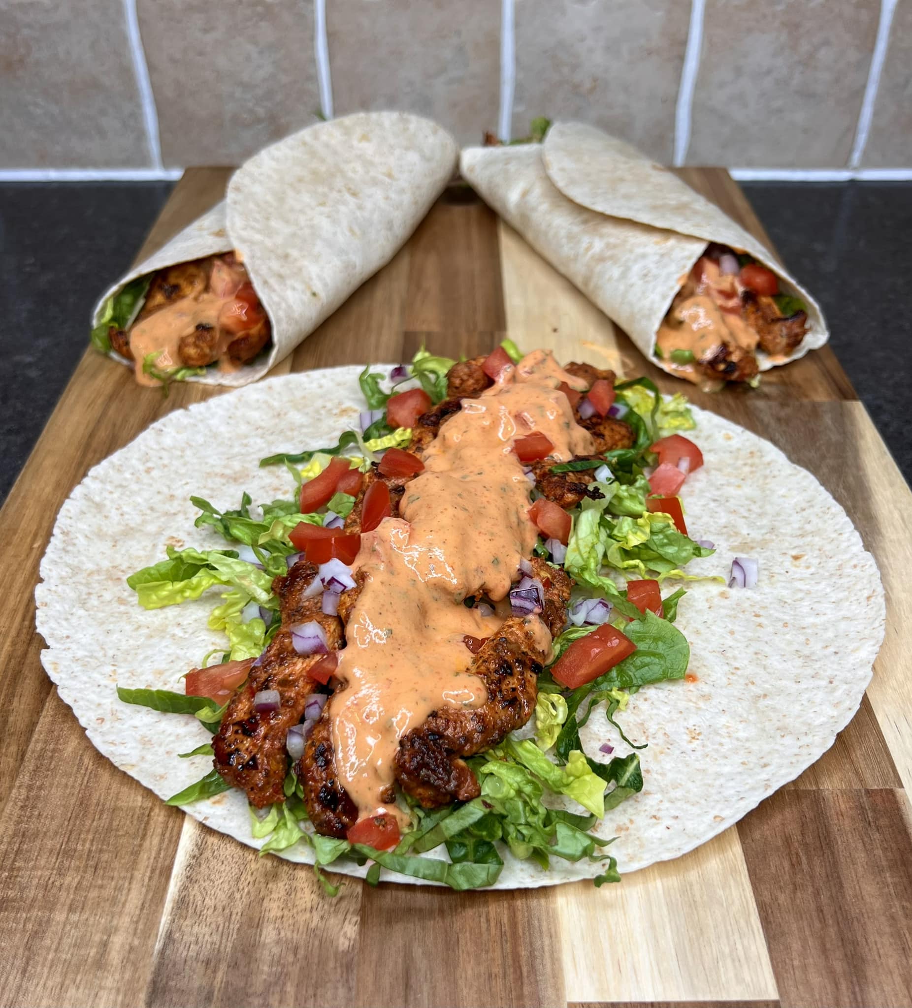 Jalalsamfit - High Protein Spicy Grilled Chicken Wraps!🔥🌯 One of the ...