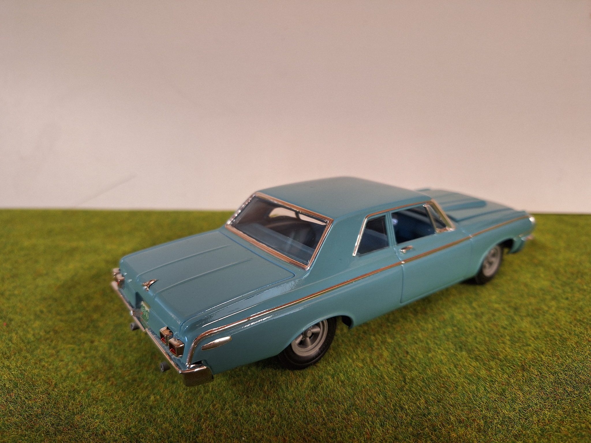 Lindberg 1/25. 1964 Dodge 330 ss. Built 2000