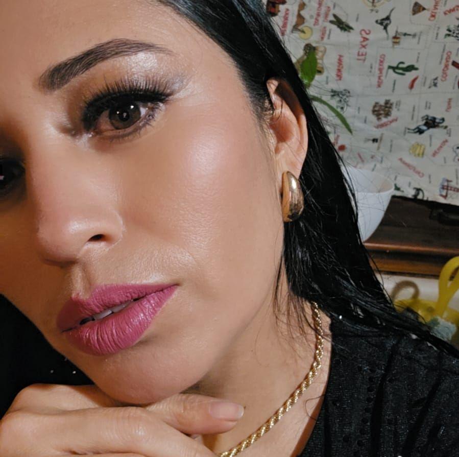 AJ JuVan AJ te presumo mis rábanos 🫜🫜😍🥰😎💪💅 | Angela Juarez | Facebook