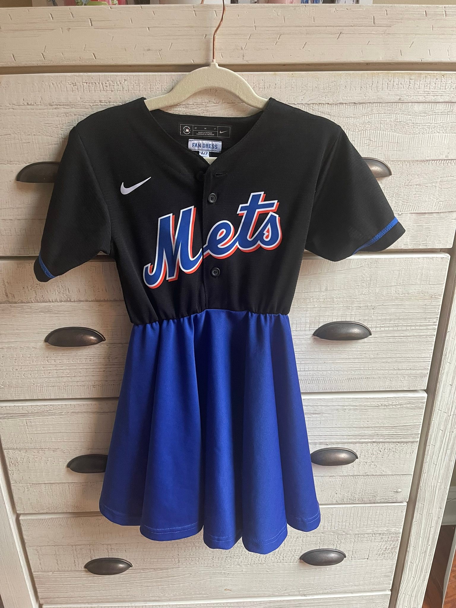 mets jersey dress $125 shipped, size 6/7, great condition 💙🧡 feature_Short Sleeves
